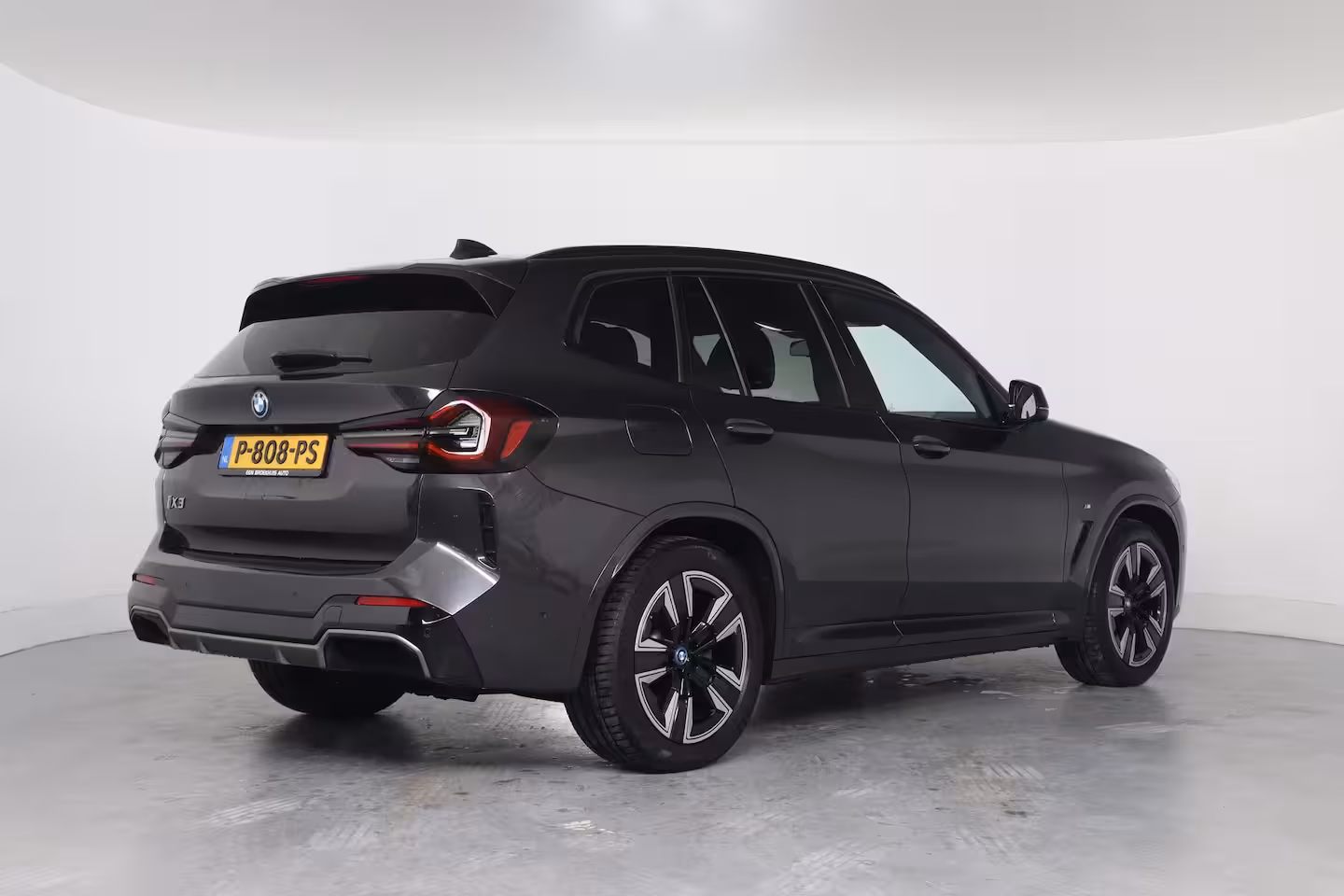 BMW iX3 Executive 80 kWh M-Sport | SOH 95% | 1e Eigenaar | Dealer Onderhouden | Open dak | Memory