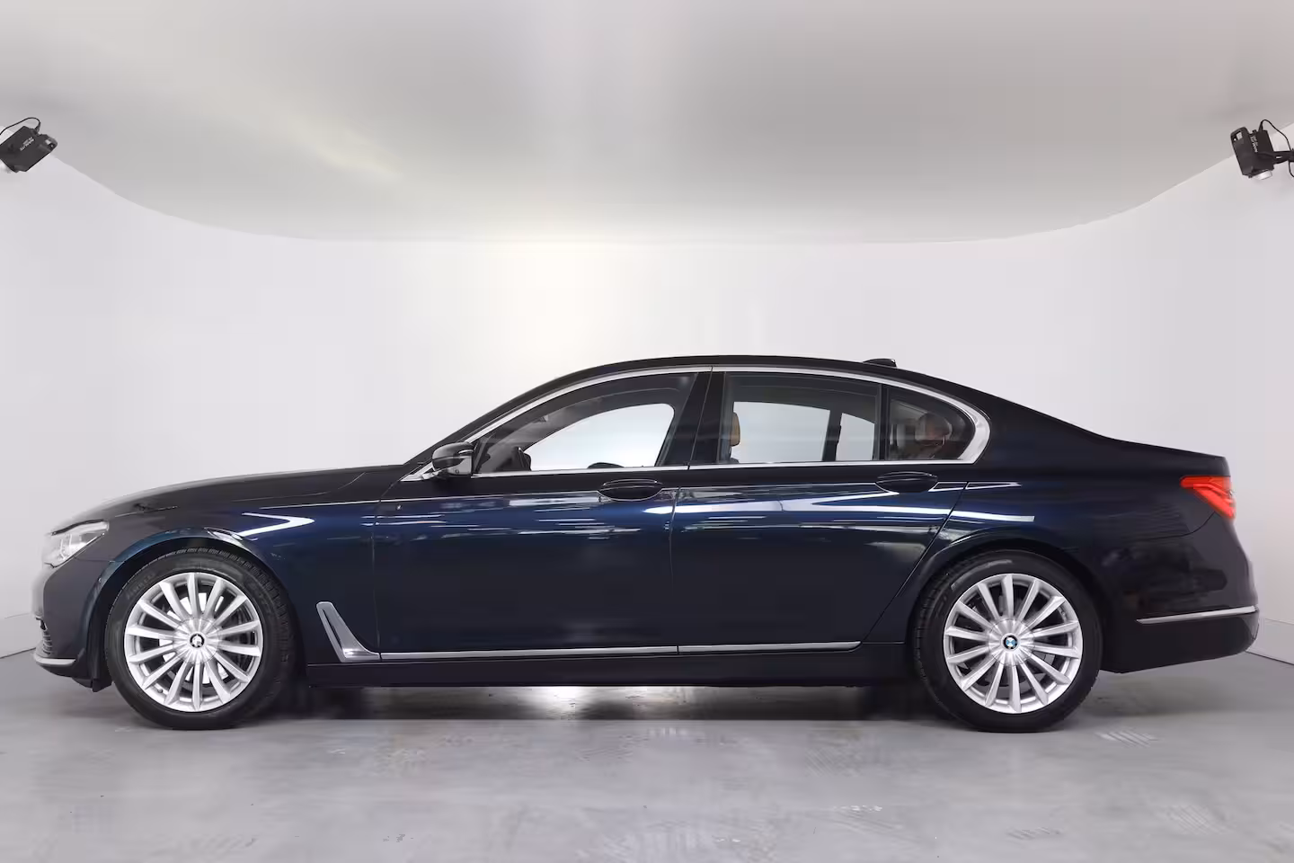 BMW 7-serie 740i High Executive | 1e Eigenaar | Dealer Onderhouden | Harman/Kardon | 360 Camera | Trek