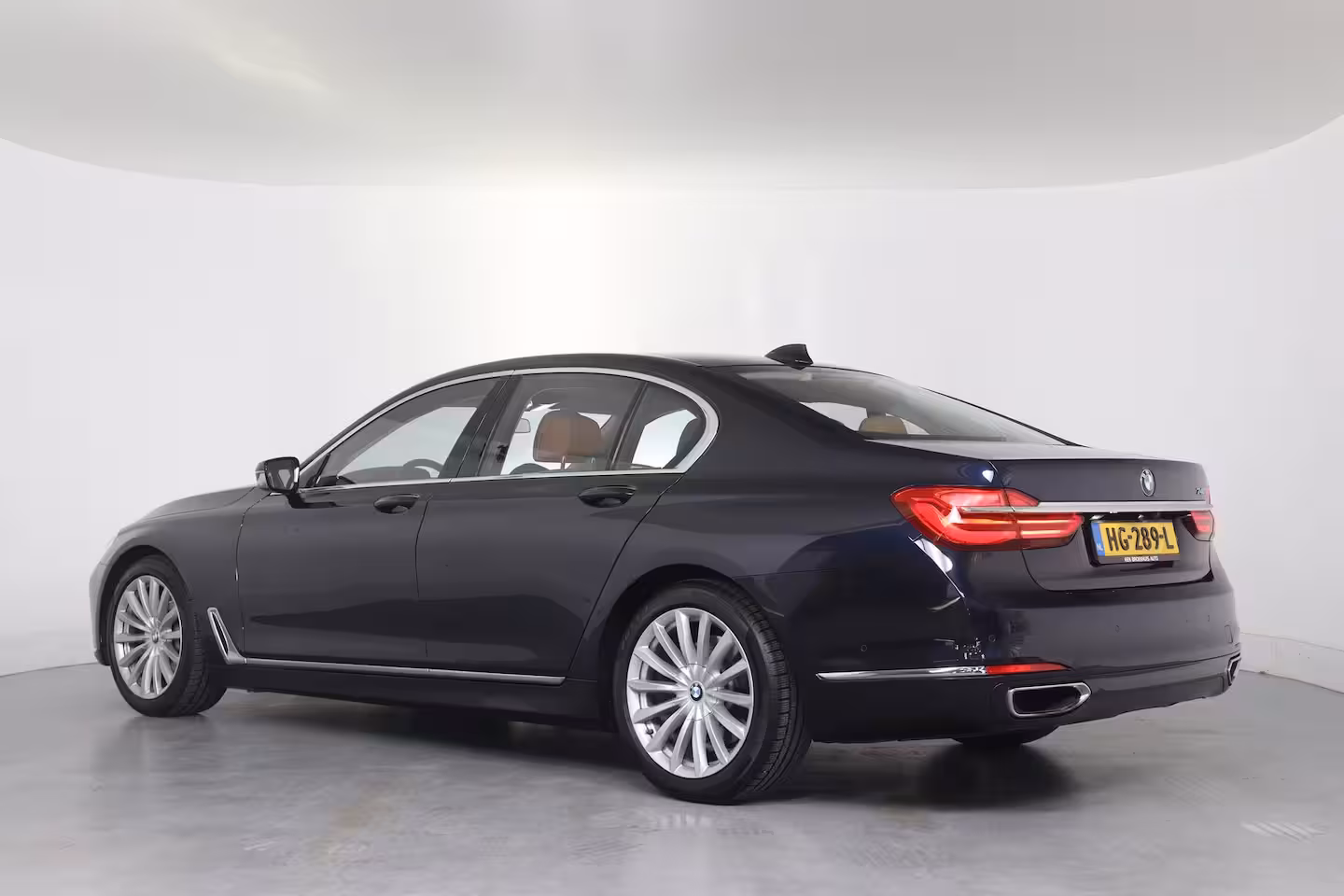BMW 7-serie 740i High Executive | 1e Eigenaar | Dealer Onderhouden | Harman/Kardon | 360 Camera | Trek
