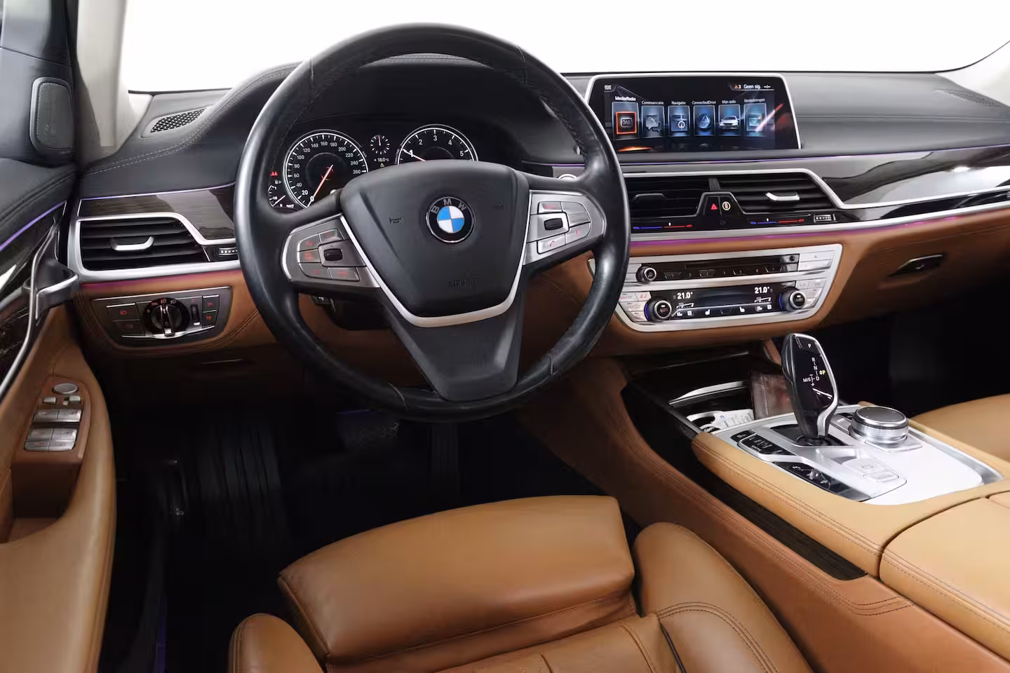 BMW 7-serie 740i High Executive | 1e Eigenaar | Dealer Onderhouden | Harman/Kardon | 360 Camera | Trek
