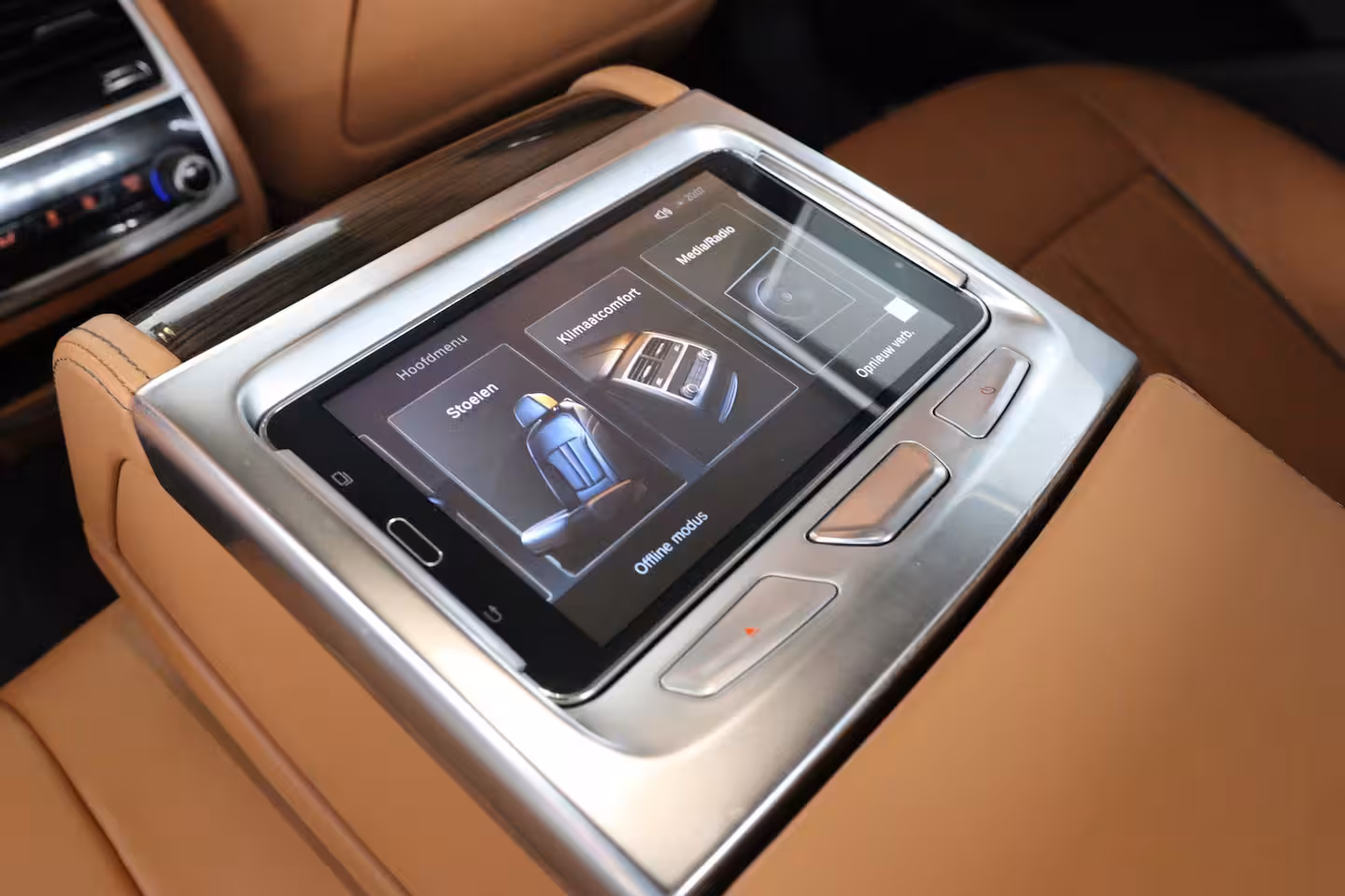 BMW 7-serie 740i High Executive | 1e Eigenaar | Dealer Onderhouden | Harman/Kardon | 360 Camera | Trek