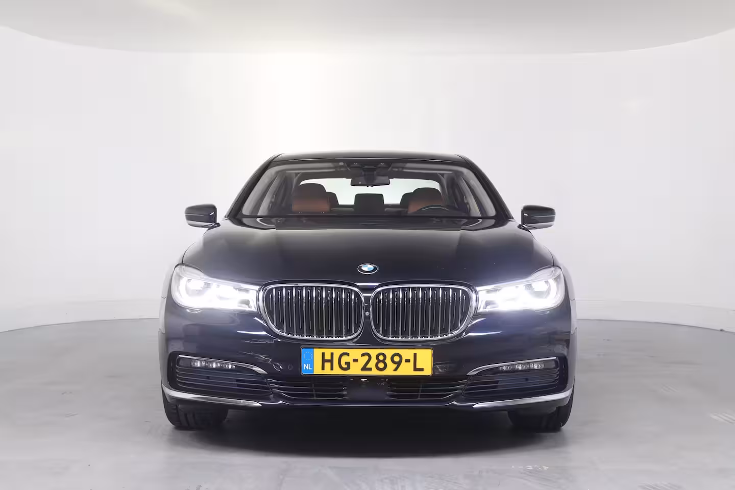 BMW 7-serie 740i High Executive | 1e Eigenaar | Dealer Onderhouden | Harman/Kardon | 360 Camera | Trek