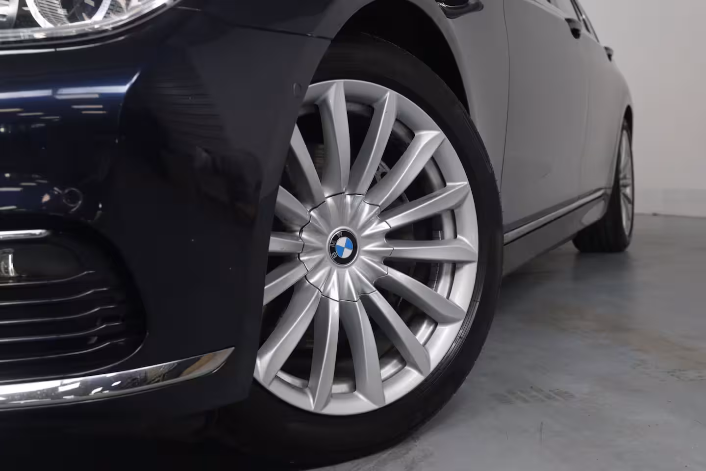 BMW 7-serie 740i High Executive | 1e Eigenaar | Dealer Onderhouden | Harman/Kardon | 360 Camera | Trek