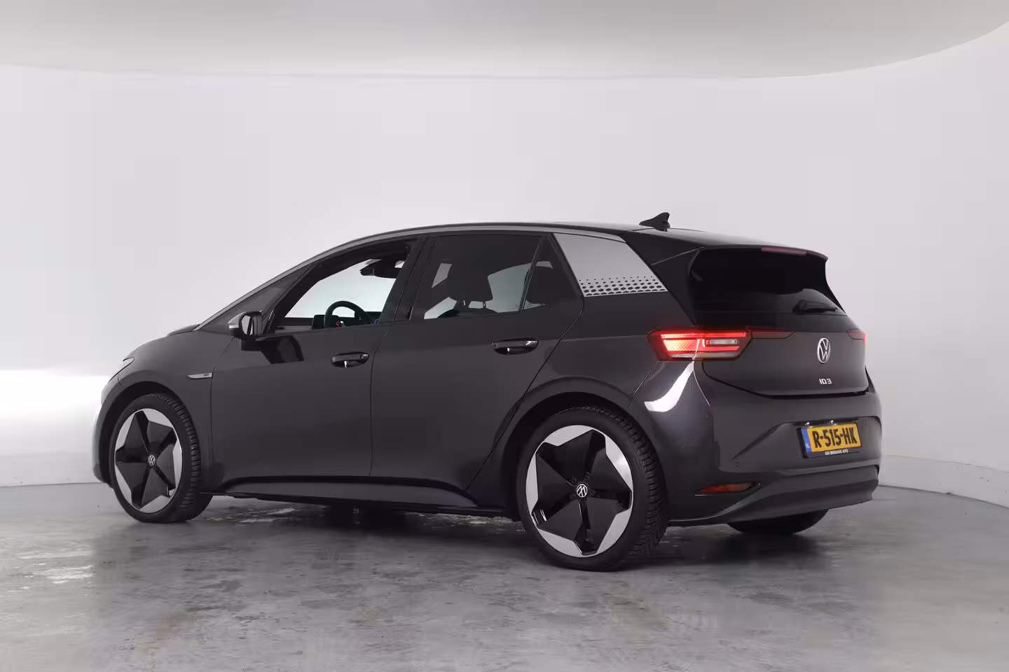 Volkswagen ID.3 First Plus 58 kWh | Cruise Control Adaptief | Panoramadak | Stoel-/stuurverwarming | Camer
