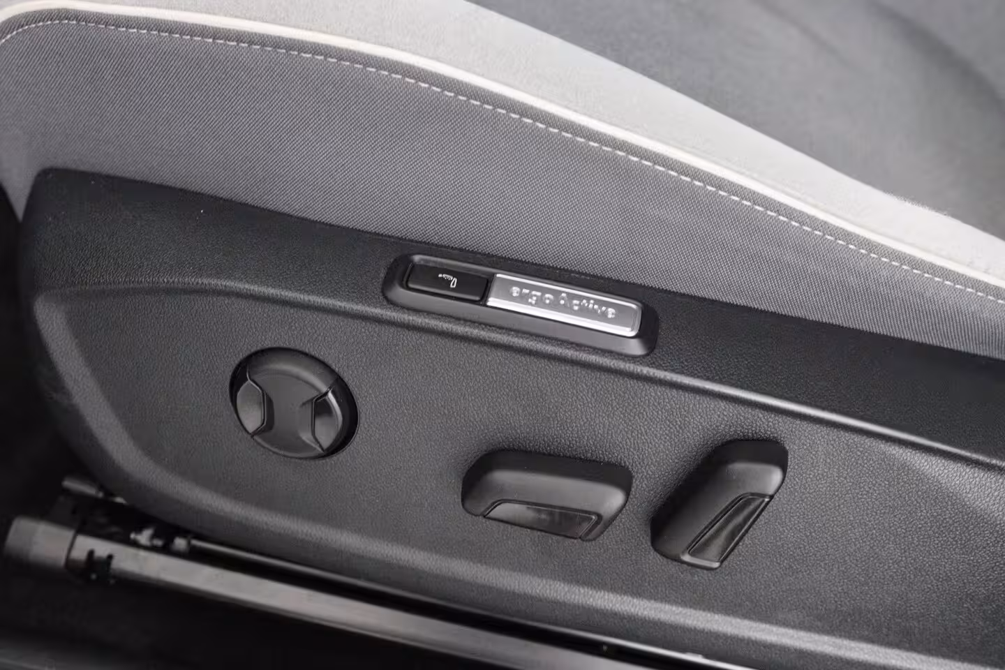 Volkswagen ID.3 First Plus 58 kWh | Cruise Control Adaptief | Panoramadak | Stoel-/stuurverwarming | Camer