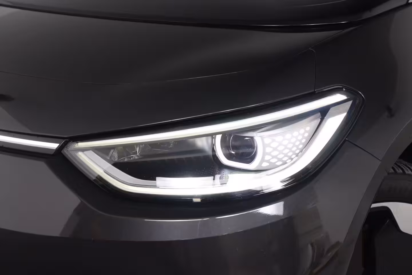 Volkswagen ID.3 First Plus 58 kWh | Cruise Control Adaptief | Panoramadak | Stoel-/stuurverwarming | Camer