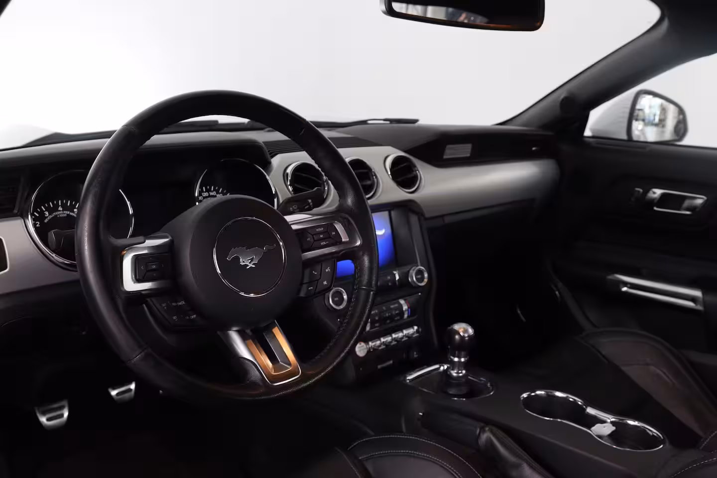 Ford Mustang Fastback 2.3EB | Recaro Sportstoelen | Xenon | Leder | Shaker Audio | Navi | Camera | Clima | Cruis