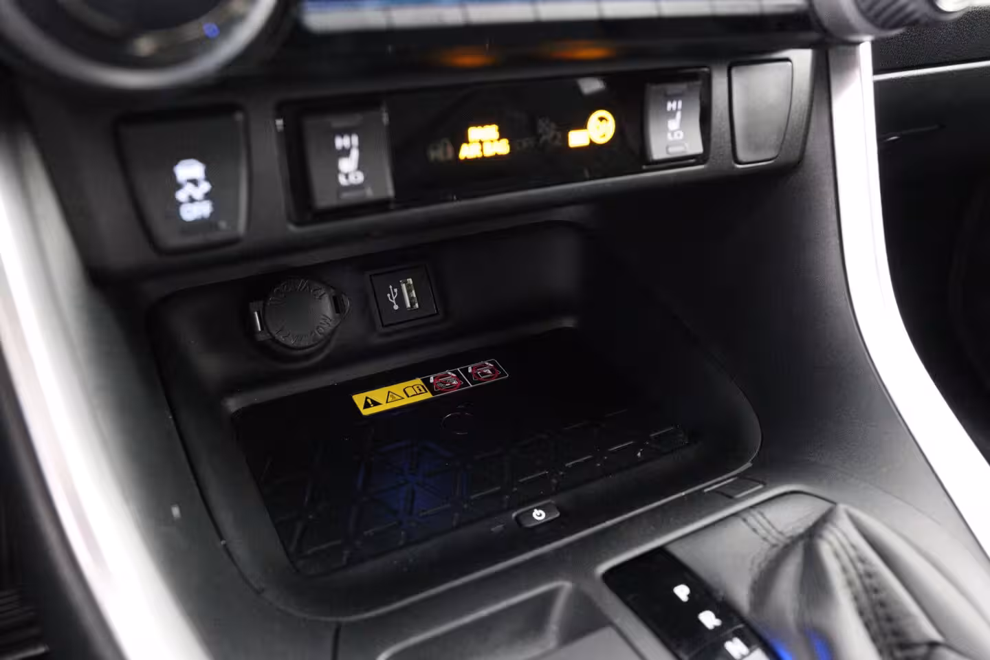 Toyota RAV4 2.5 Hybrid Style Bi-Tone | 360 Camera | Adaptive Cruise | JBL Audio | Elektr Stoel | Stoel