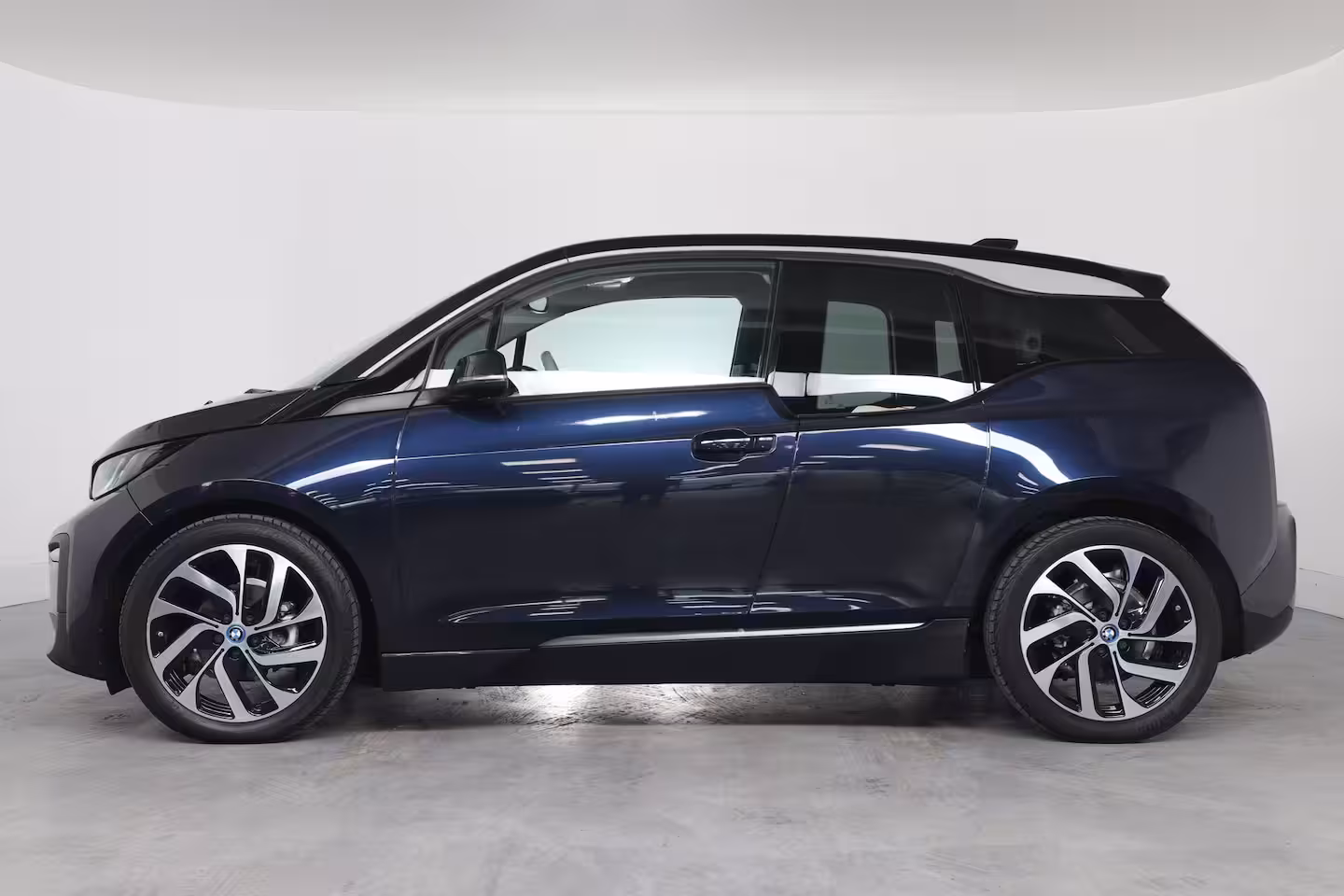 BMW i3 Basis iPerformance 94Ah 33 kWh | Dealer Onderhoud | Harman/Kardon | Stoelverwarming | Led