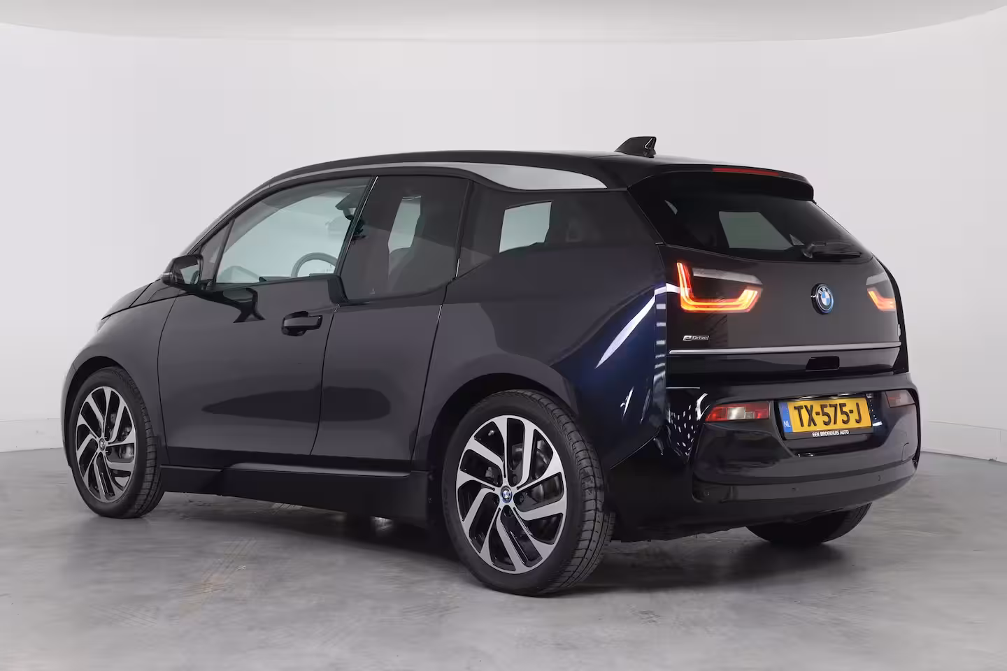 BMW i3 Basis iPerformance 94Ah 33 kWh | Dealer Onderhoud | Harman/Kardon | Stoelverwarming | Led