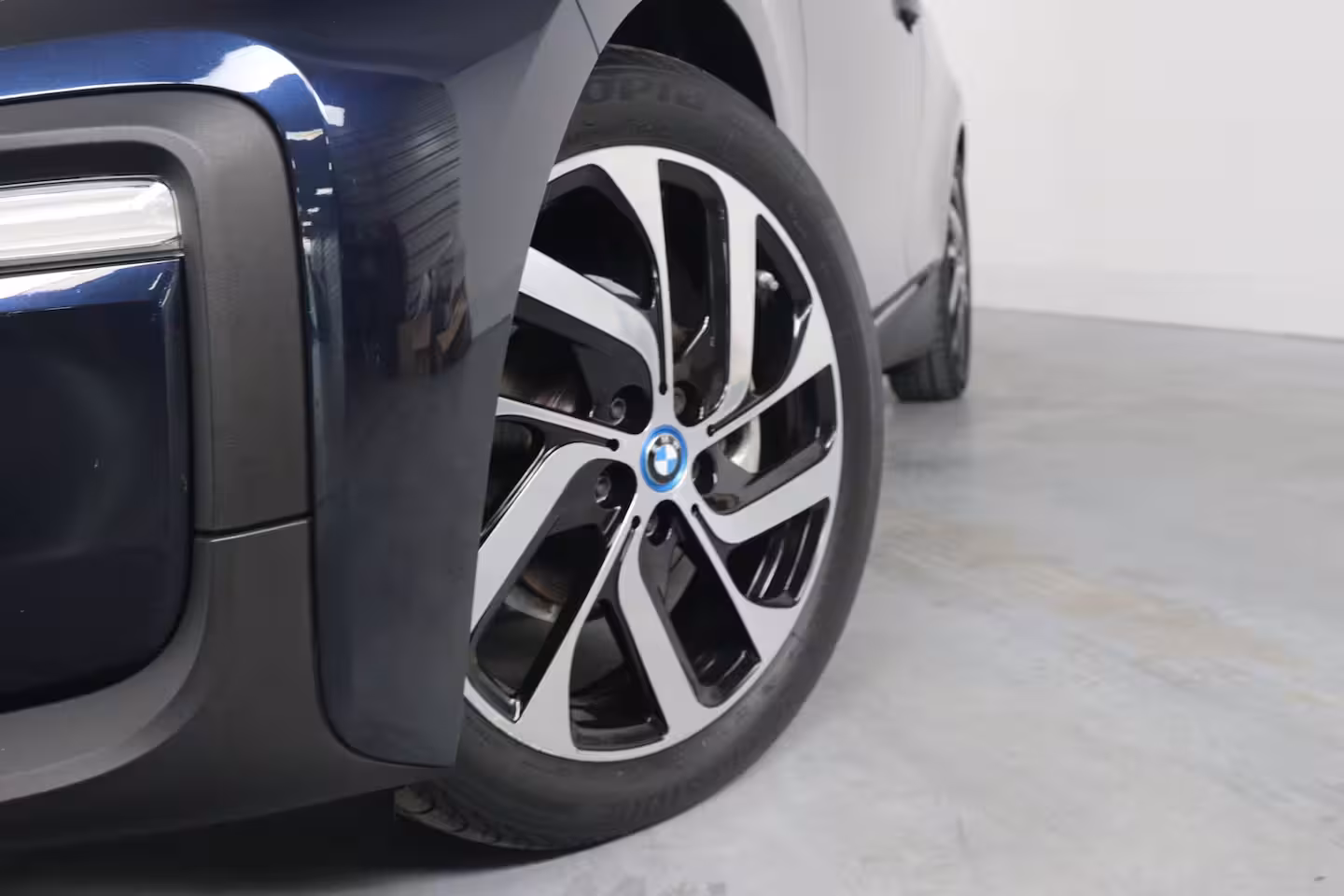 BMW i3 Basis iPerformance 94Ah 33 kWh | Dealer Onderhoud | Harman/Kardon | Stoelverwarming | Led