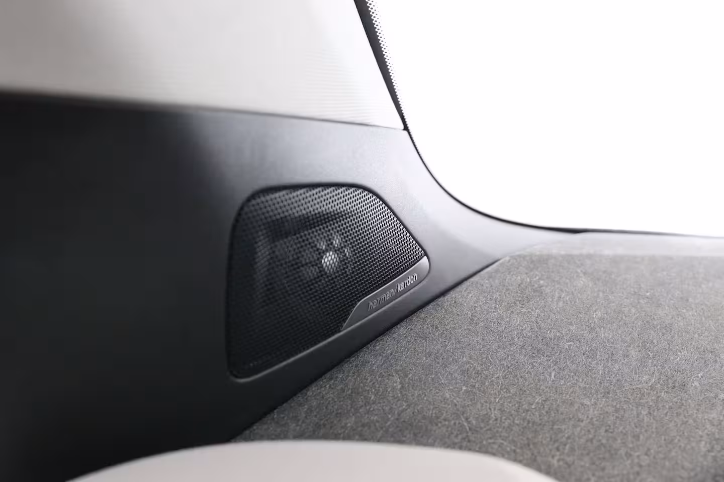 BMW i3 Basis iPerformance 94Ah 33 kWh | Dealer Onderhoud | Harman/Kardon | Stoelverwarming | Led