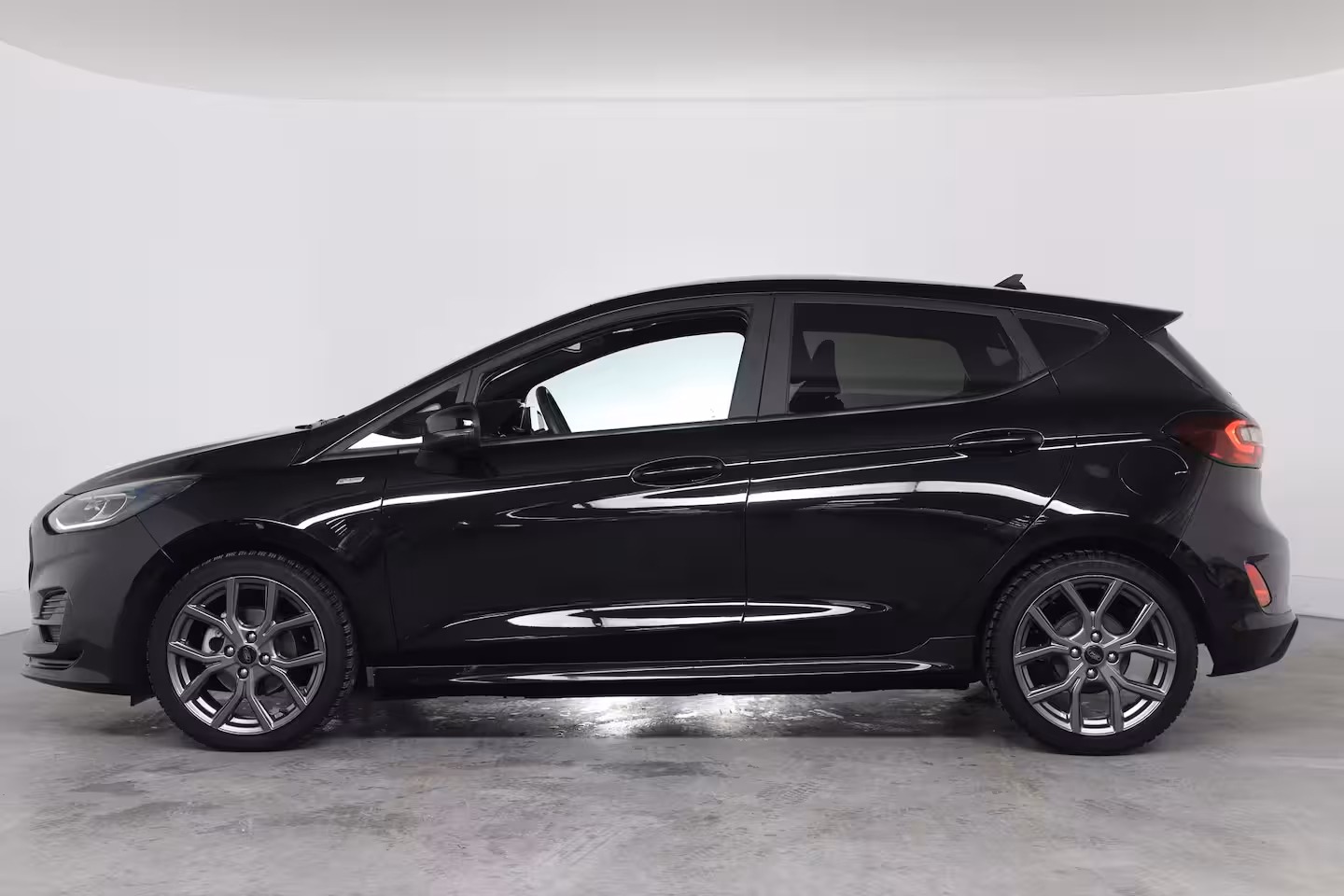Ford Fiesta 1.0 EcoBoost Hybrid ST-Line X | Camera | Stoel-/Stuurverwarming | Voorruitverwarming | Cli