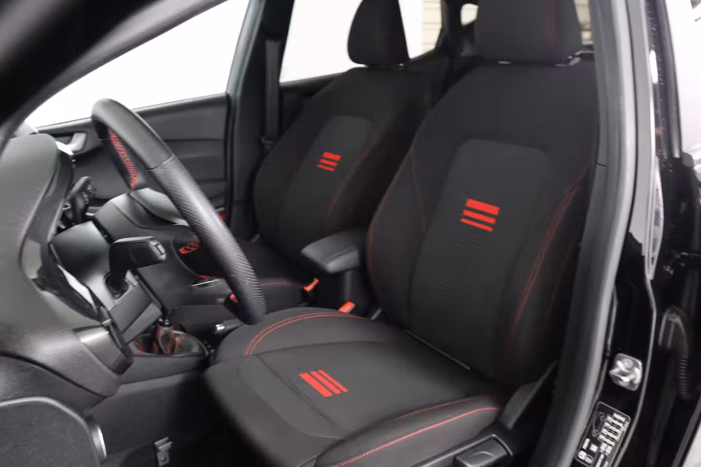 Ford Fiesta 1.0 EcoBoost Hybrid ST-Line X | Camera | Stoel-/Stuurverwarming | Voorruitverwarming | Cli