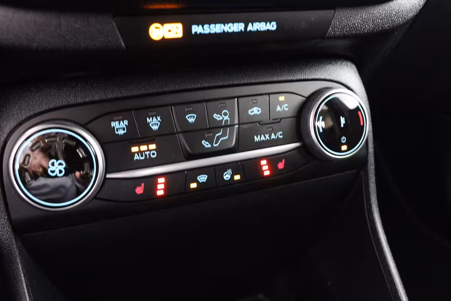 Ford Fiesta 1.0 EcoBoost Hybrid ST-Line X | Camera | Stoel-/Stuurverwarming | Voorruitverwarming | Cli