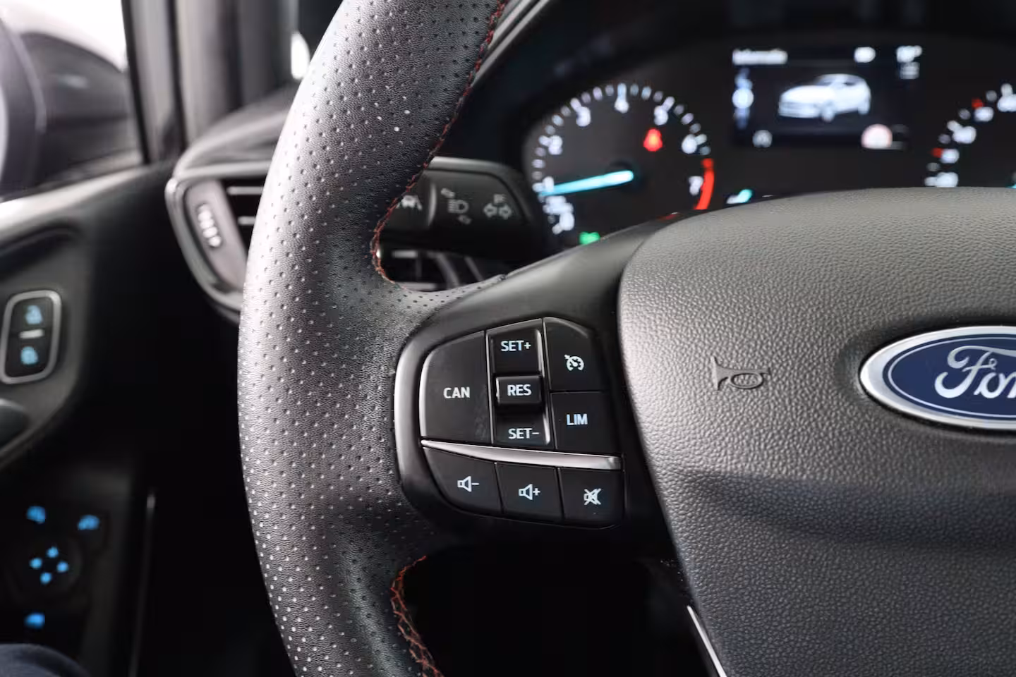 Ford Fiesta 1.0 EcoBoost Hybrid ST-Line X | Camera | Stoel-/Stuurverwarming | Voorruitverwarming | Cli