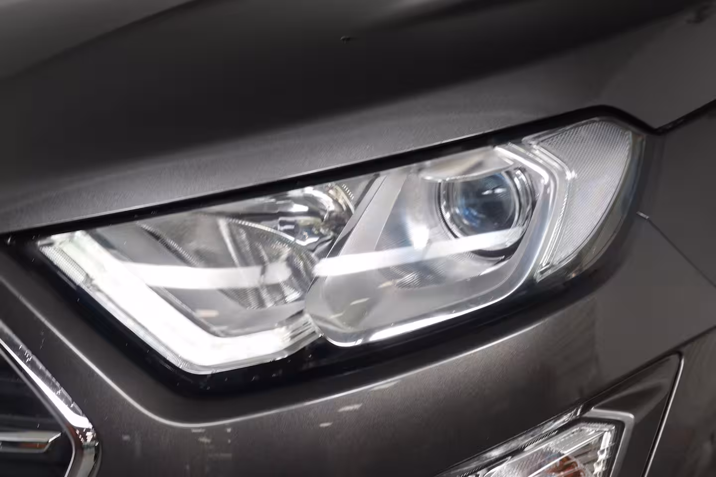 Ford EcoSport 1.0 EcoBoost Titanium | 1e Eigenaar | Navi By App | Clima | Half Leder | Parkeersensoren |