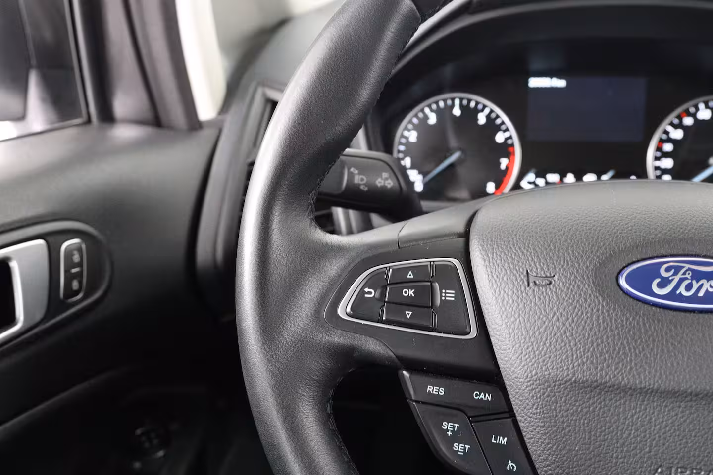 Ford EcoSport 1.0 EcoBoost Titanium | 1e Eigenaar | Navi By App | Clima | Half Leder | Parkeersensoren |