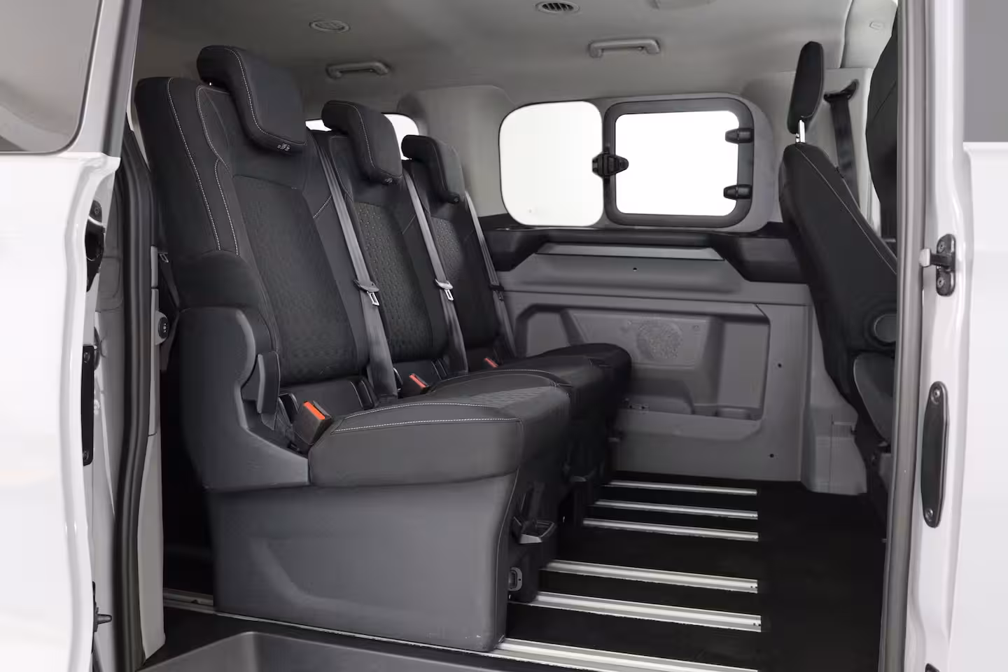 Ford Tourneo Custom 340 Titanium 65 kWh 8-Persoons | Camera | Stoel-/Stuurverwarming | Climate | Cruise | Keyl