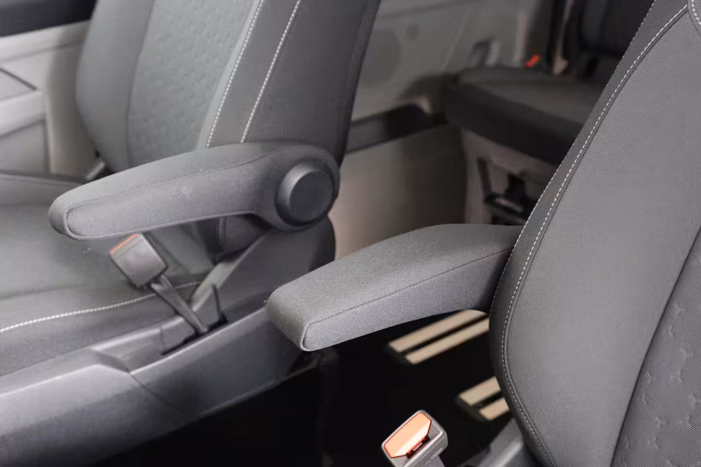 Ford Tourneo Custom 340 Titanium 65 kWh 8-Persoons | Camera | Stoel-/Stuurverwarming | Climate | Cruise | Keyl