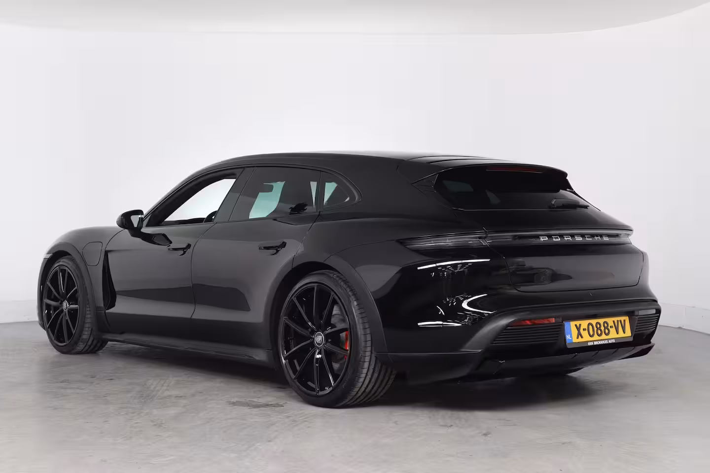 Porsche Taycan Cross Turismo 4 93 kWh | SOH 93% | Sport Chrono | Luchtvering | BOSE | LED | Memory | Panorama Dak | 21'