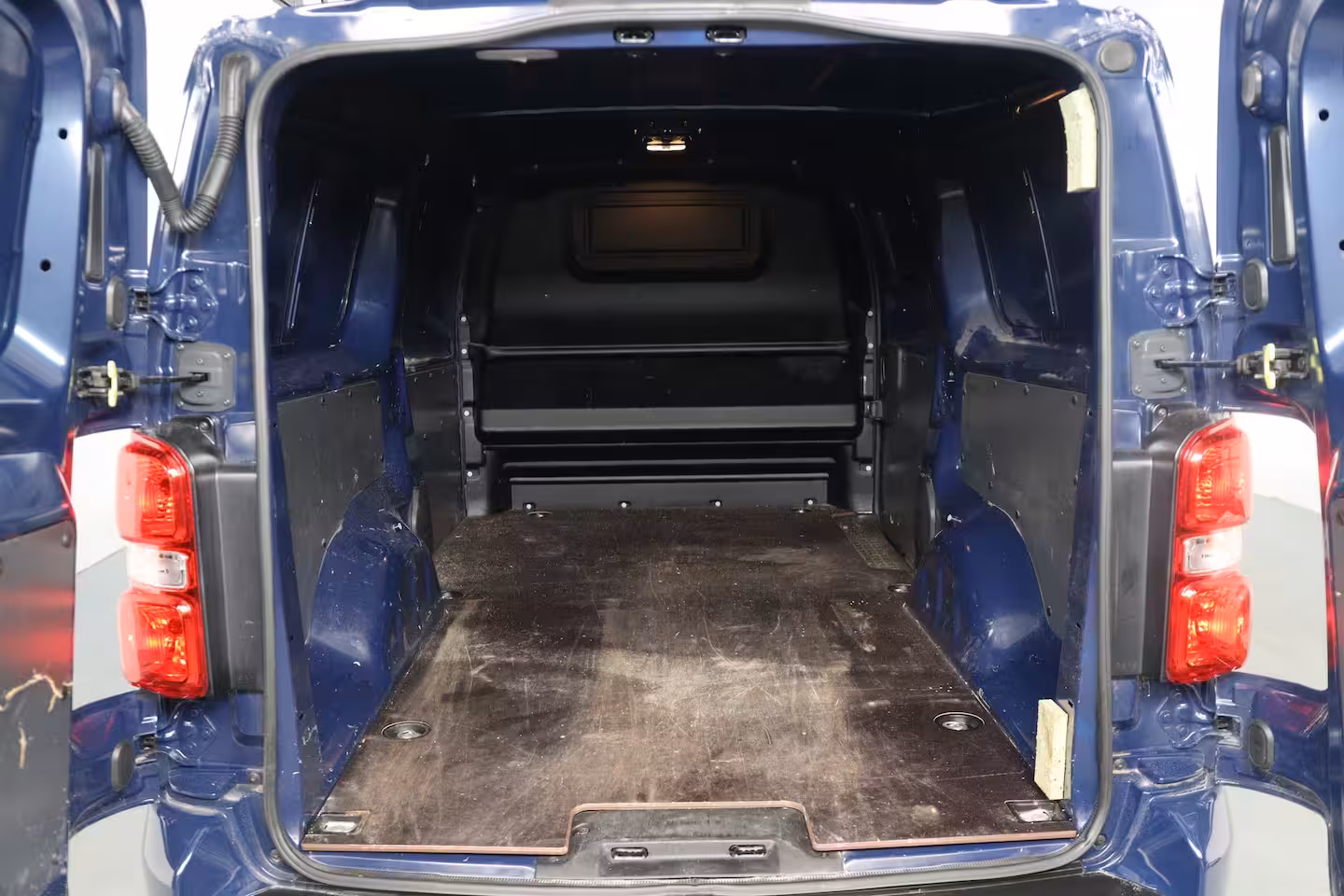 Toyota PROACE Long Worker 2.0 D-4D 145pk Black Line | Automaat | Trekhaak | Leder | Navigatie | Climate Controle | A