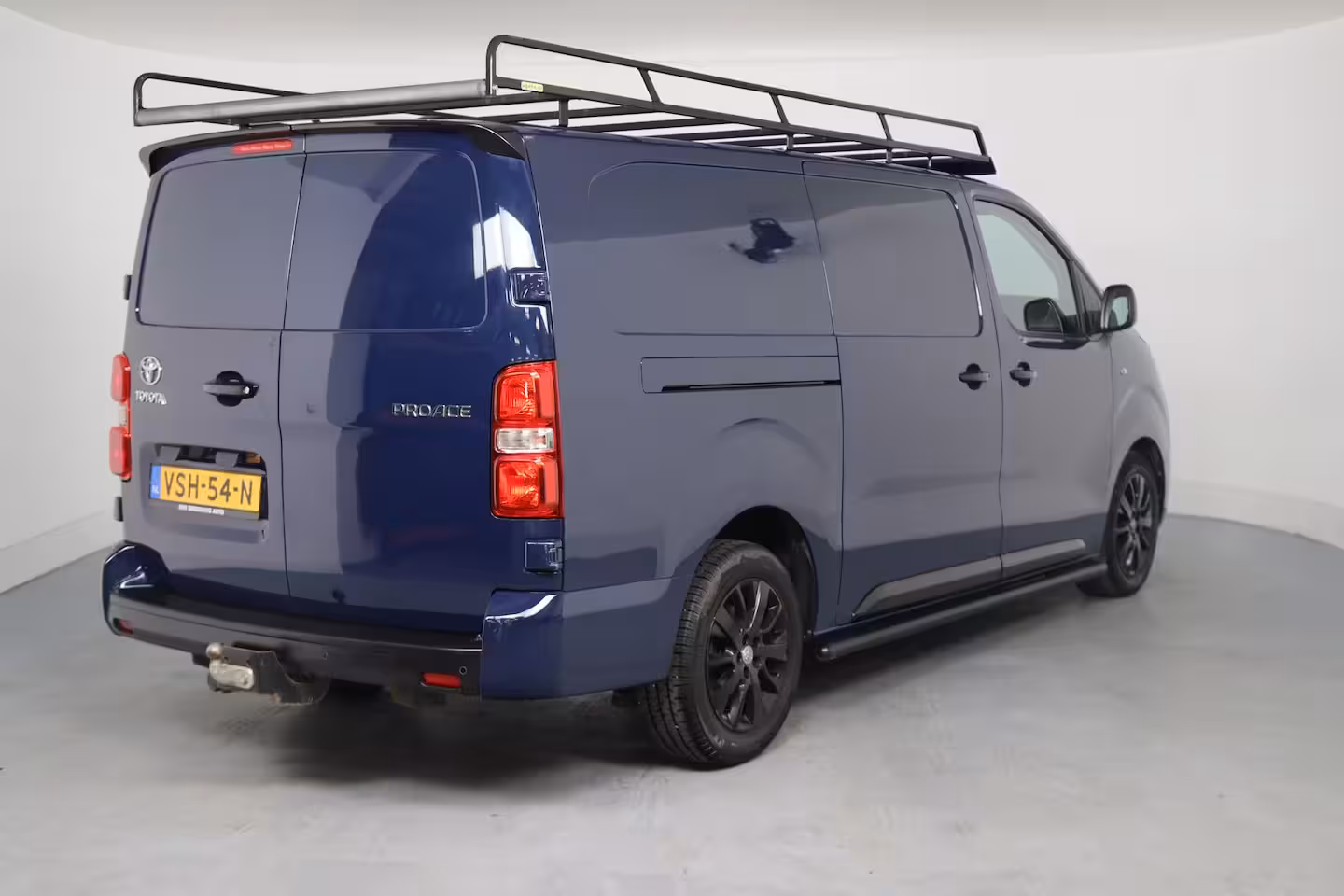 Toyota PROACE Long Worker 2.0 D-4D 145pk Black Line | Automaat | Trekhaak | Leder | Navigatie | Climate Controle | A