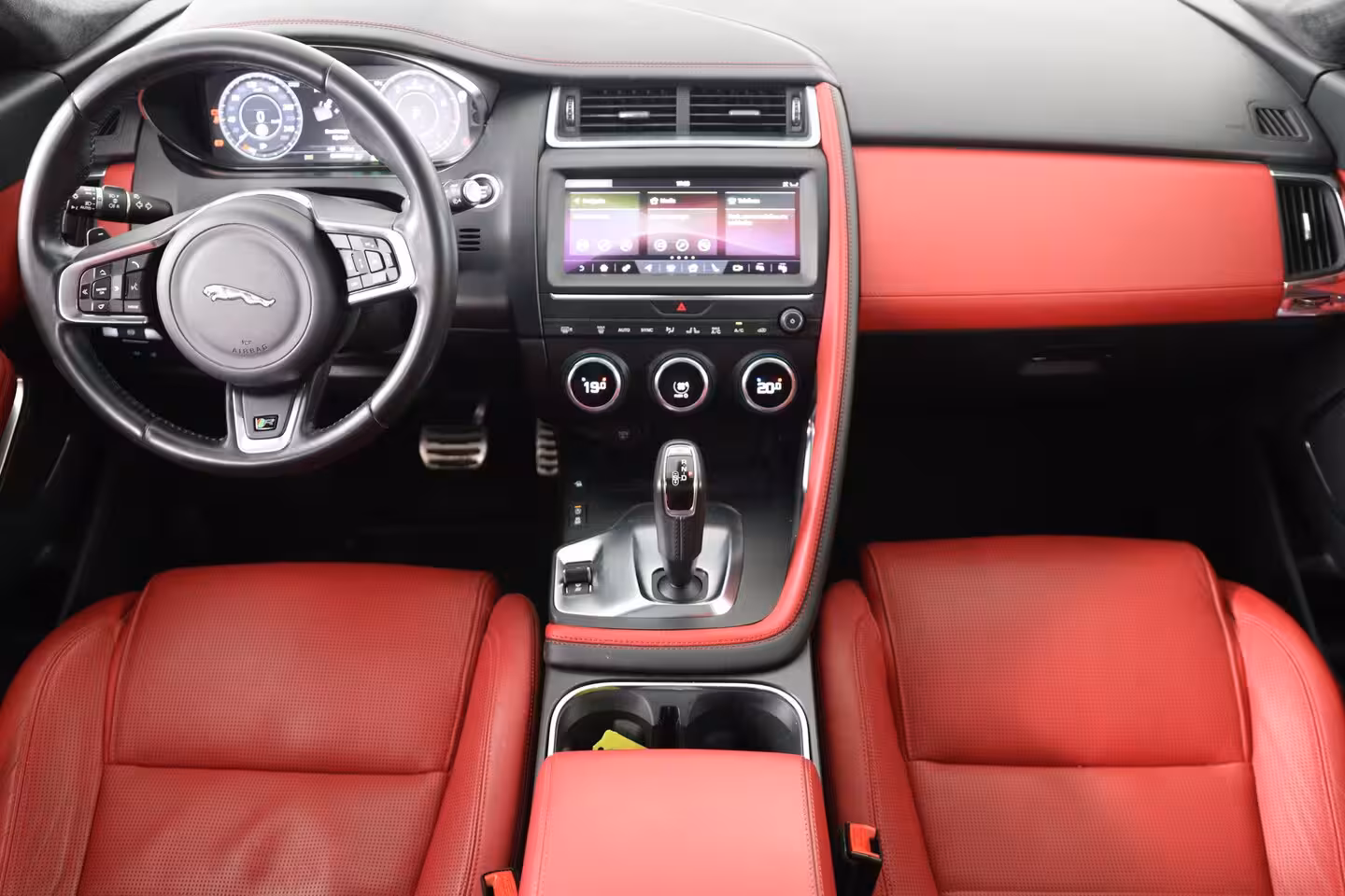 Jaguar E-Pace 2.0 P300 AWD R-Dynamic HSE | Panoramadak | Stoelverwarming & koeling | Memory stoelen | Cr