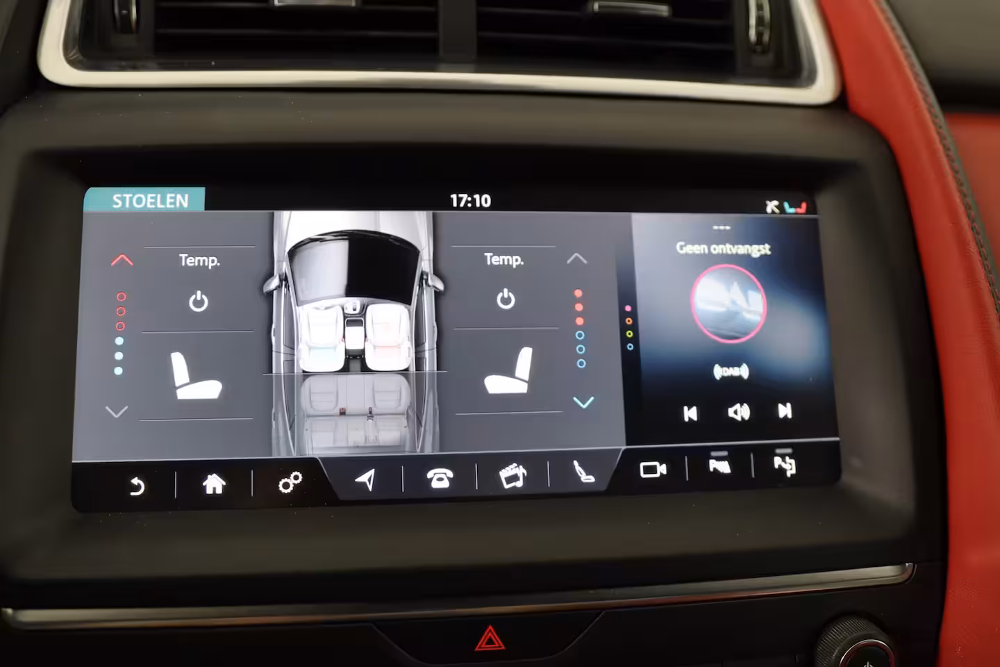 Jaguar E-Pace 2.0 P300 AWD R-Dynamic HSE | Panoramadak | Stoelverwarming & koeling | Memory stoelen | Cr