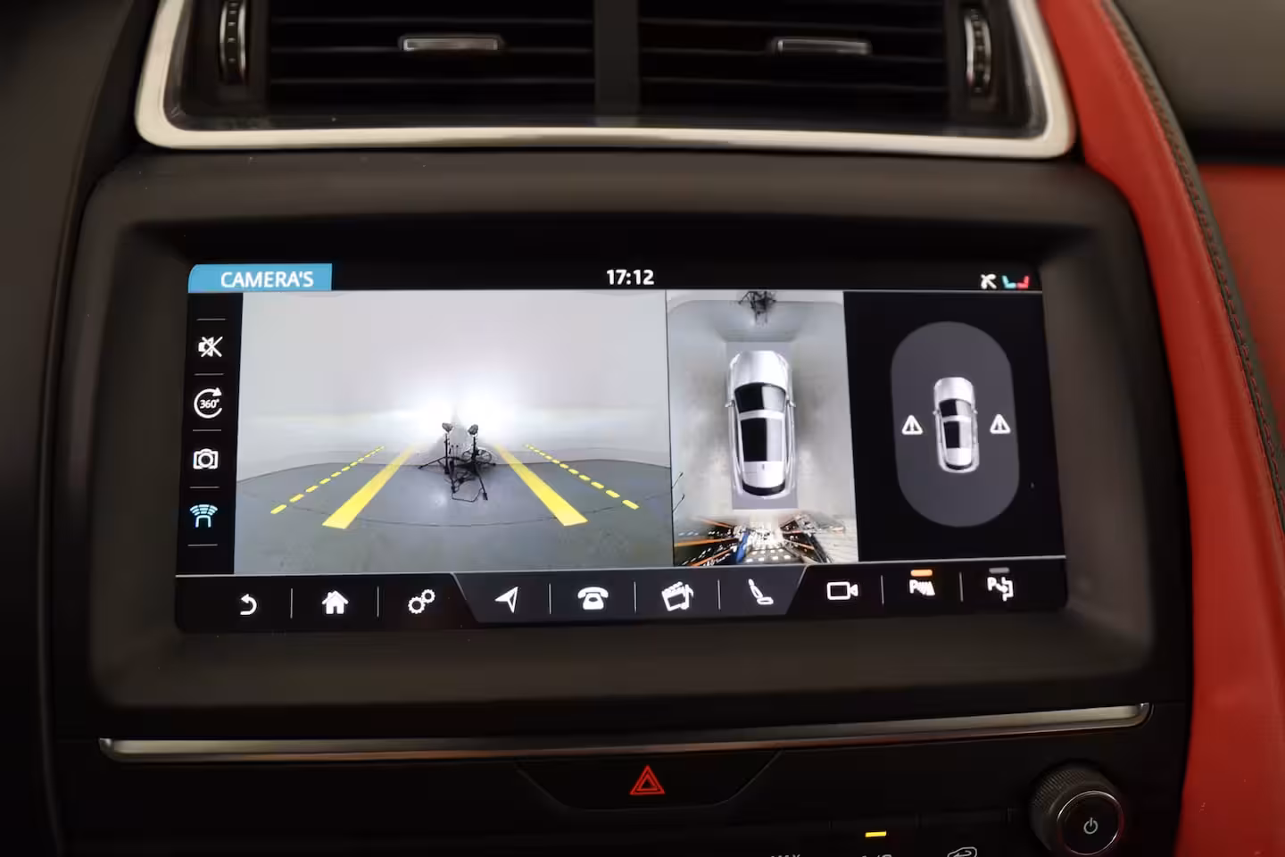 Jaguar E-Pace 2.0 P300 AWD R-Dynamic HSE | Panoramadak | Stoelverwarming & koeling | Memory stoelen | Cr