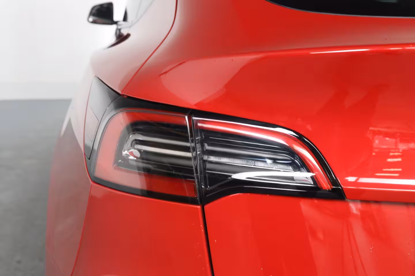 Tesla Model Y Long Range AWD 75 kWh | SOH 93% | Trekhaak | Leder | Pano | Camera | Stoel/Stuurverwarming