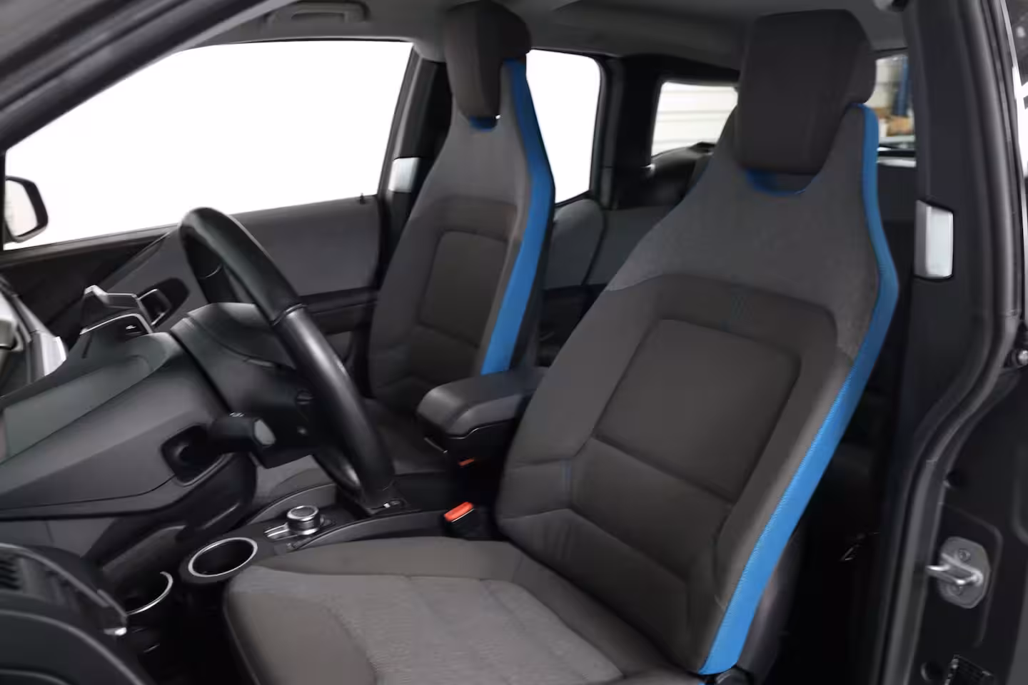 BMW i3 Basis 120Ah 42 kWh | Navigatie | Camera | LED | Cruise Adaptive | Parkeersensoren V+A | St