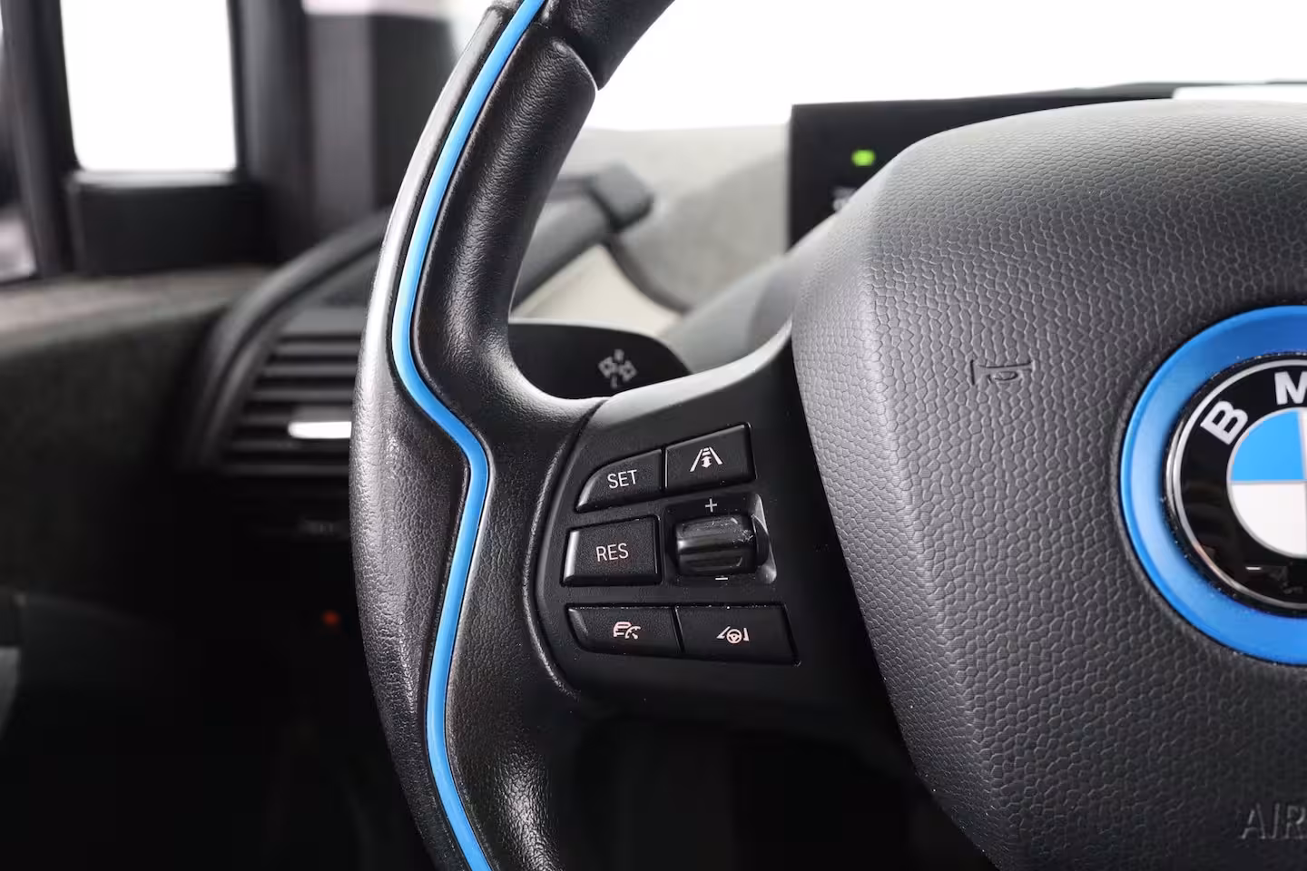 BMW i3 Basis 120Ah 42 kWh | Navigatie | Camera | LED | Cruise Adaptive | Parkeersensoren V+A | St
