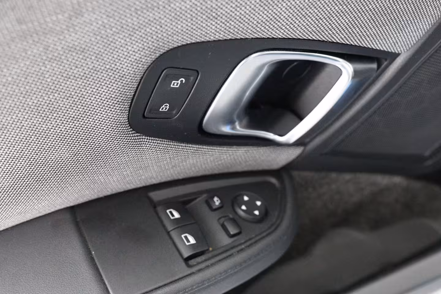 BMW i3 Basis 120Ah 42 kWh | Navigatie | Camera | LED | Cruise Adaptive | Parkeersensoren V+A | St