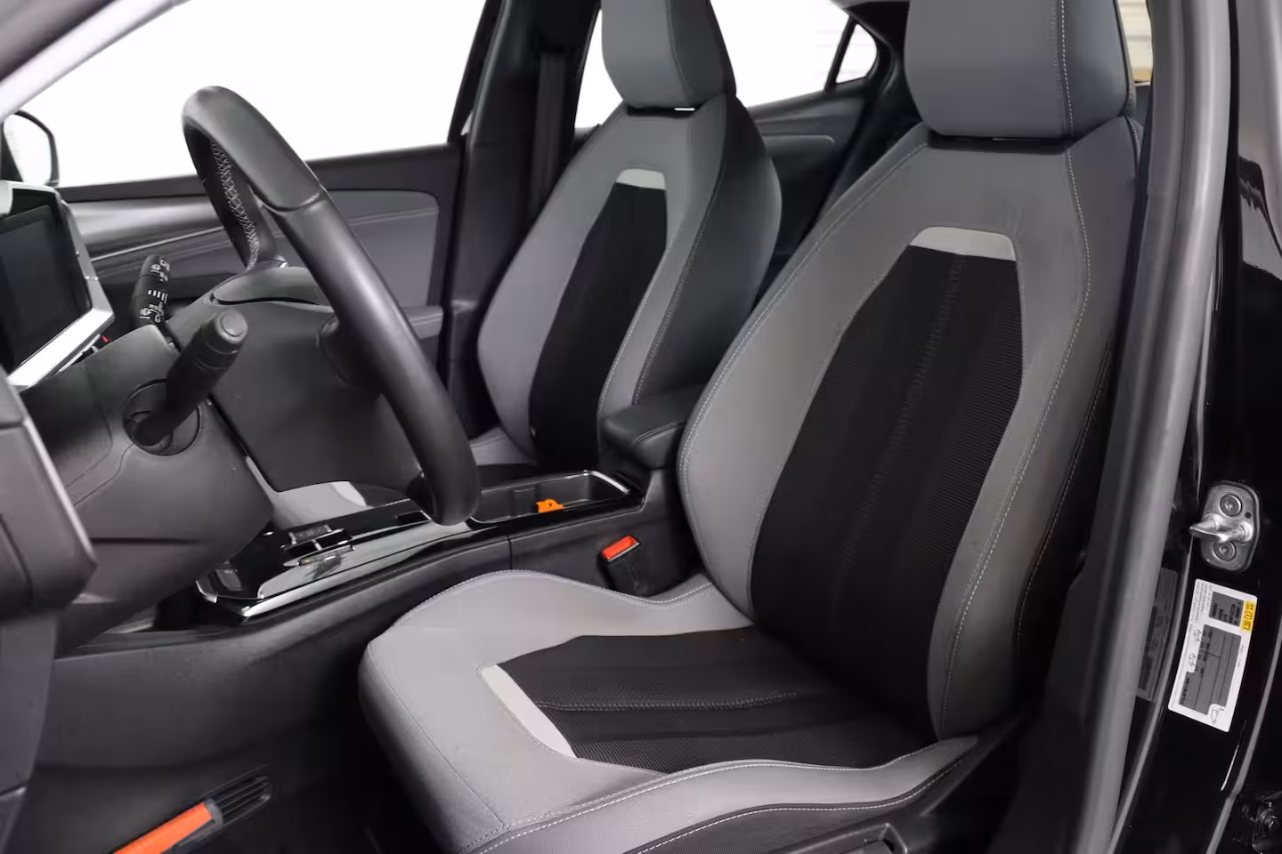 Opel Mokka Electric Elegance 50 kWh 3 Fase | SOH 100% | Dealer Onderhouden | LED | Navi By App | Camera | Clim
