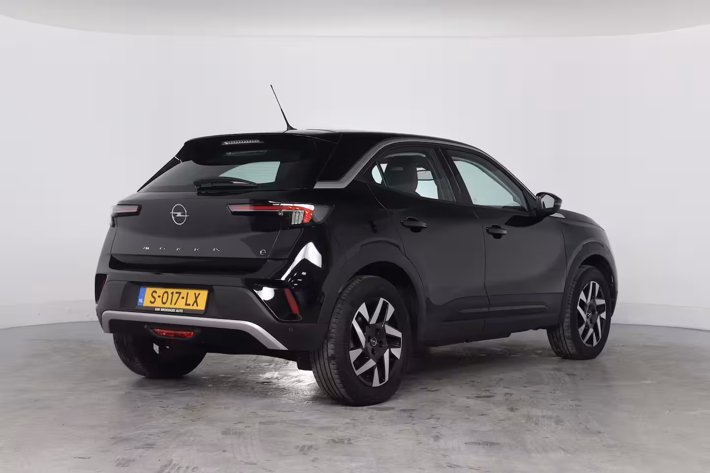 Opel Mokka Electric Elegance 50 kWh 3 Fase | SOH 100% | Dealer Onderhouden | LED | Navi By App | Camera | Clim