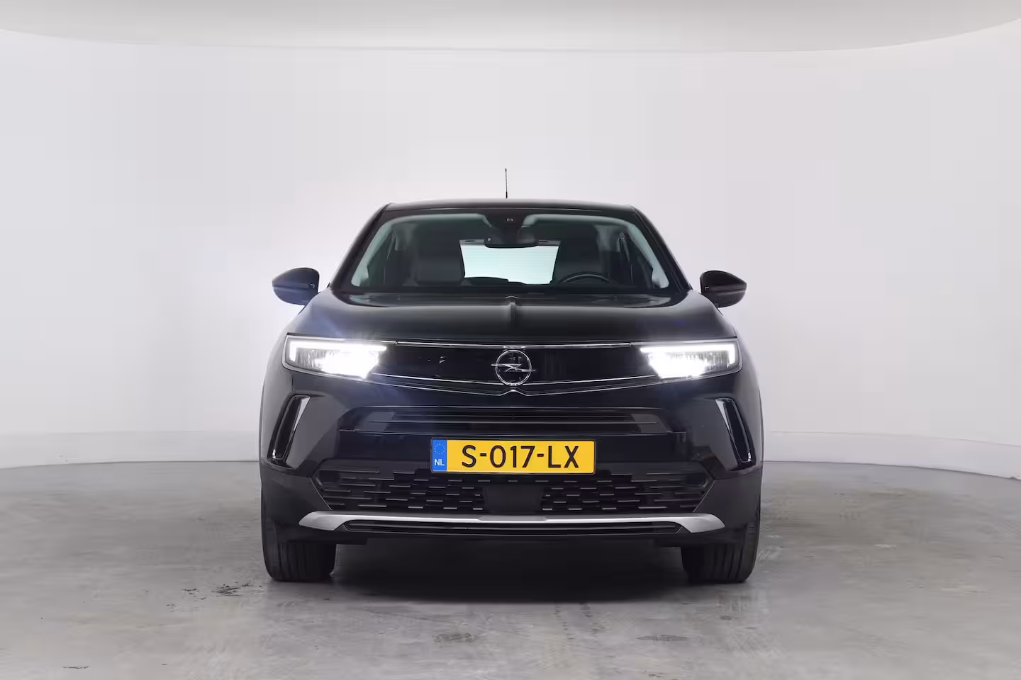 Opel Mokka Electric Elegance 50 kWh 3 Fase | SOH 100% | Dealer Onderhouden | LED | Navi By App | Camera | Clim