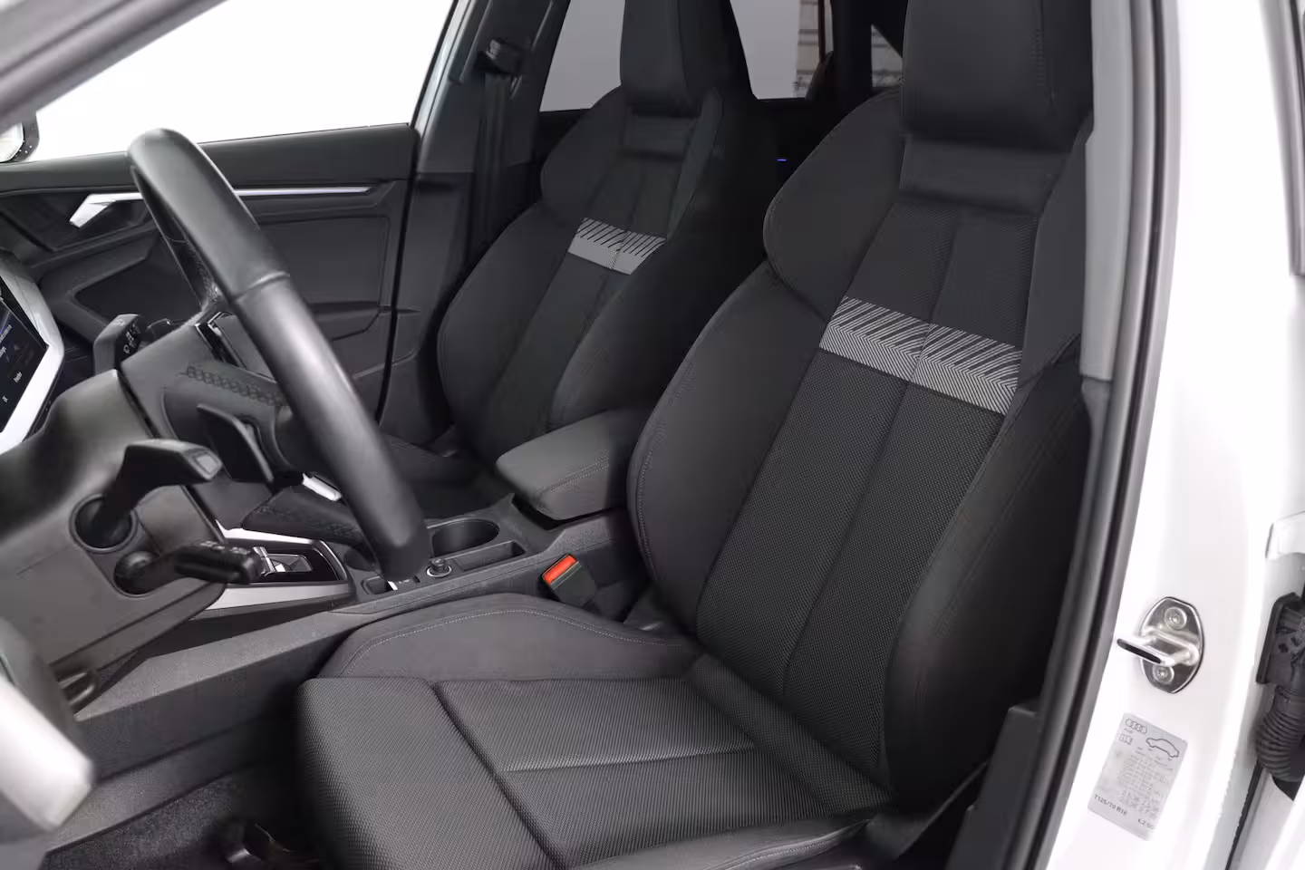 Audi A3 Limousine 30 TFSI Advanced edition | Open Dak | Afneembare Trekhaak | LED | Sportstoelen | Navi By A