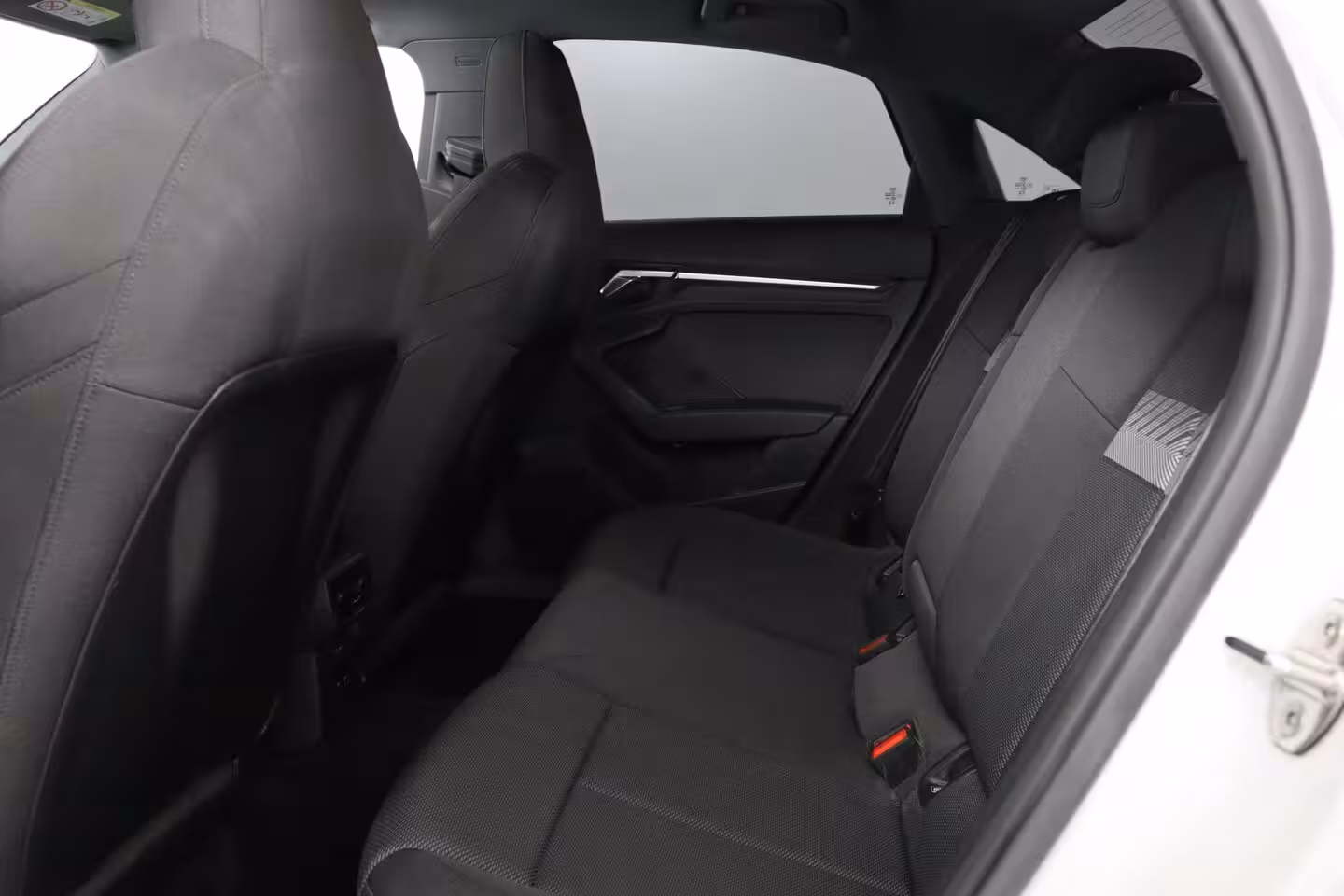Audi A3 Limousine 30 TFSI Advanced edition | Open Dak | Afneembare Trekhaak | LED | Sportstoelen | Navi By A
