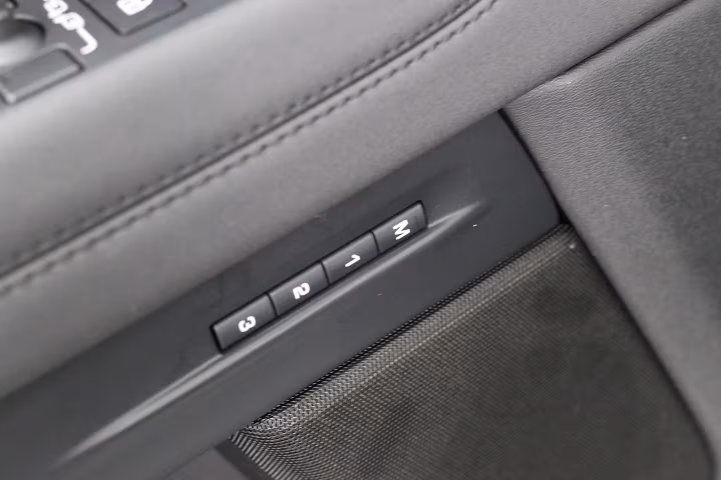 Land Rover Range Rover Evoque 1.5 P300e AWD R-Dynamic HSE | SOH 96% | Panoramadak | Meridian | Adaptive Cruise | 360 Cam