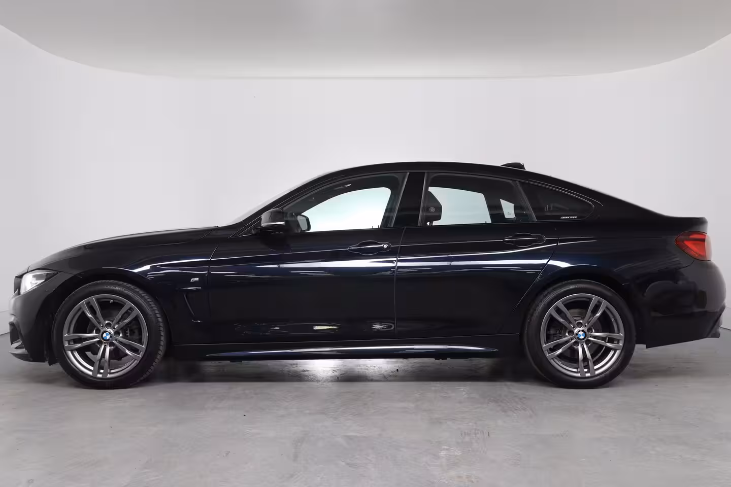 BMW 4-serie Gran Coupé 418i M-Sport | Dealer Onderhouden | LED | Sportstoelen | Clima | Parkeersensoren | Elk. Ac