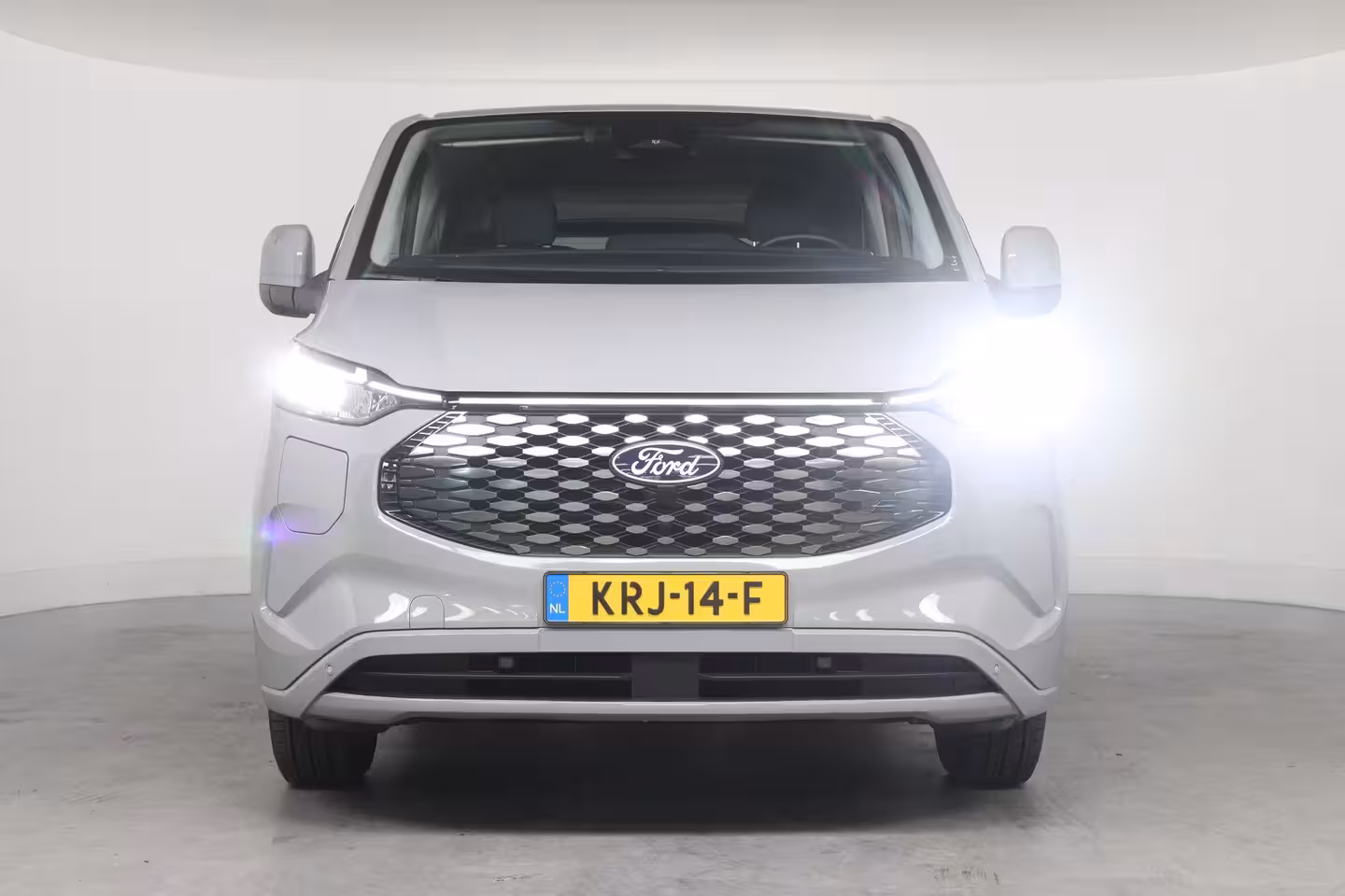 Ford Tourneo Custom 340 Titanium 65 kWh 8-Persoons | Camera | Stoel-/Stuurverwarming | Climate | Cruise | Keyl