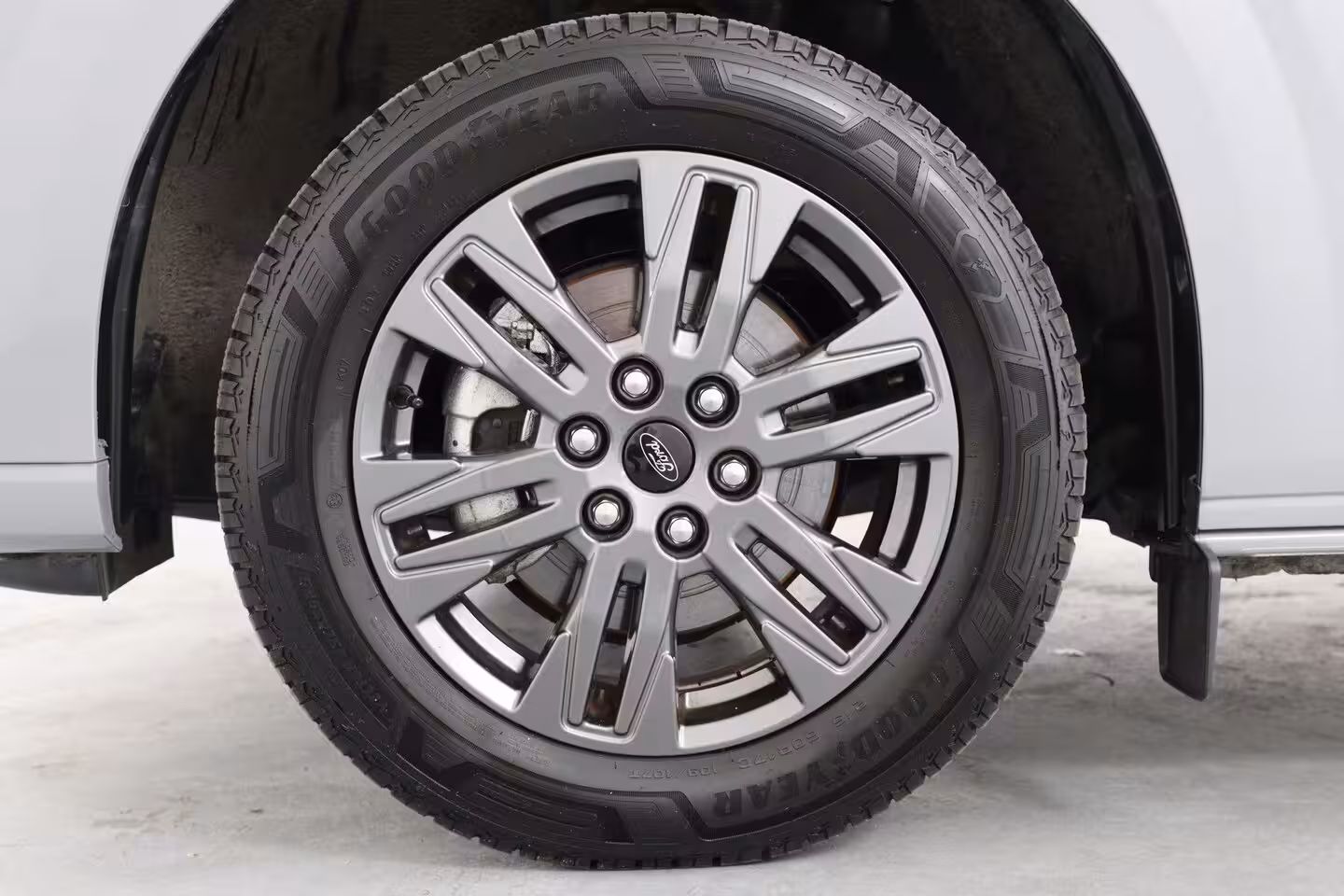 Ford Tourneo Custom 340 Titanium 65 kWh 8-Persoons | Camera | Stoel-/Stuurverwarming | Climate | Cruise | Keyl