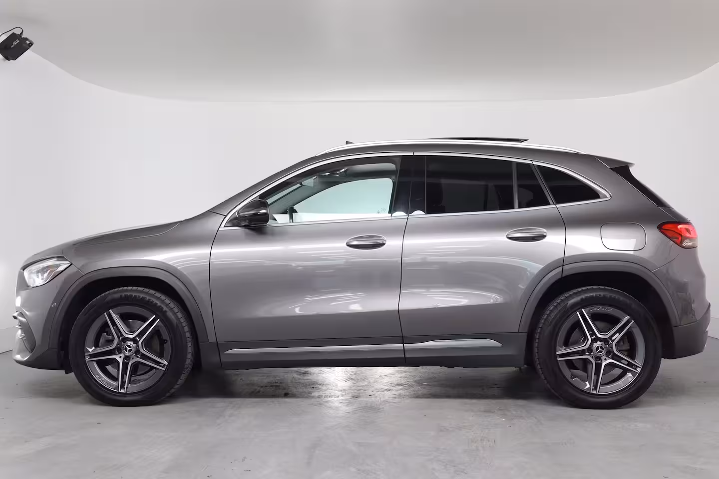 Mercedes-Benz GLA-Klasse 250 e AMG Line | Elektrisch Panoramadak | Memory | 360* Camera | Stoelverwarming | Navigat