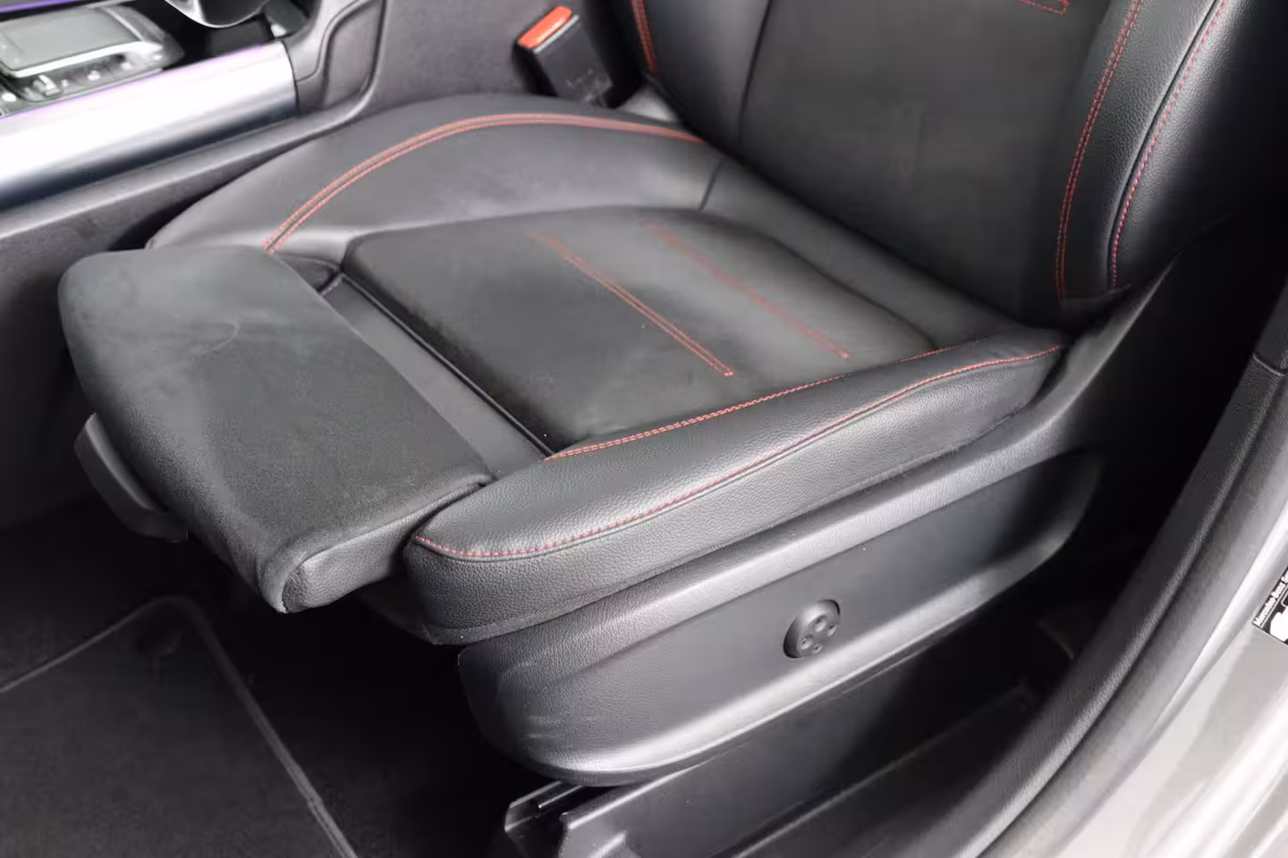 Mercedes-Benz GLA-Klasse 250 e AMG Line | Elektrisch Panoramadak | Memory | 360* Camera | Stoelverwarming | Navigat