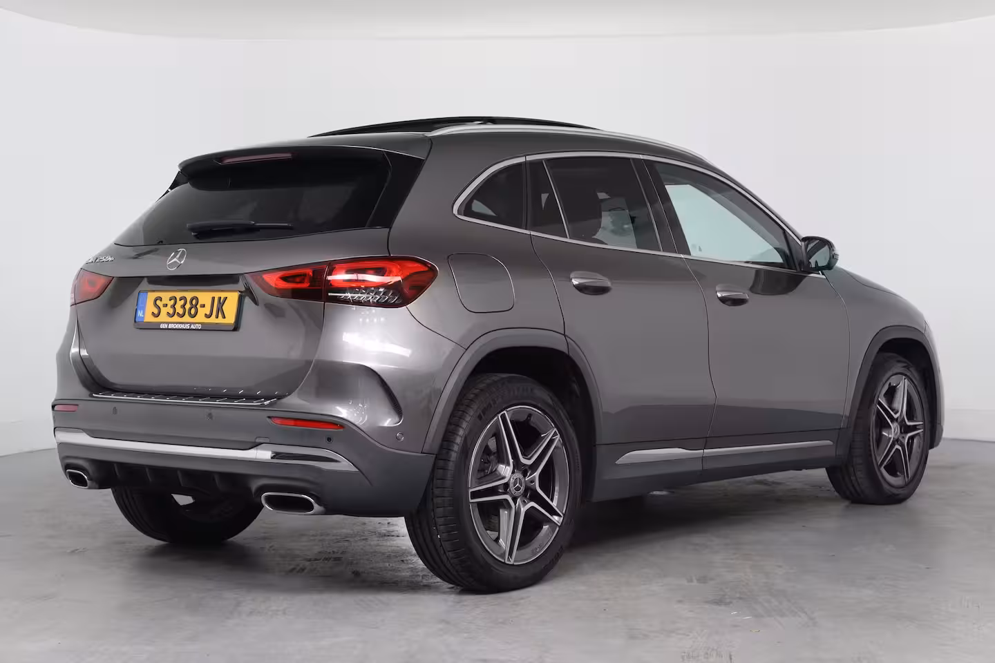 Mercedes-Benz GLA-Klasse 250 e AMG Line | Elektrisch Panoramadak | Memory | 360* Camera | Stoelverwarming | Navigat