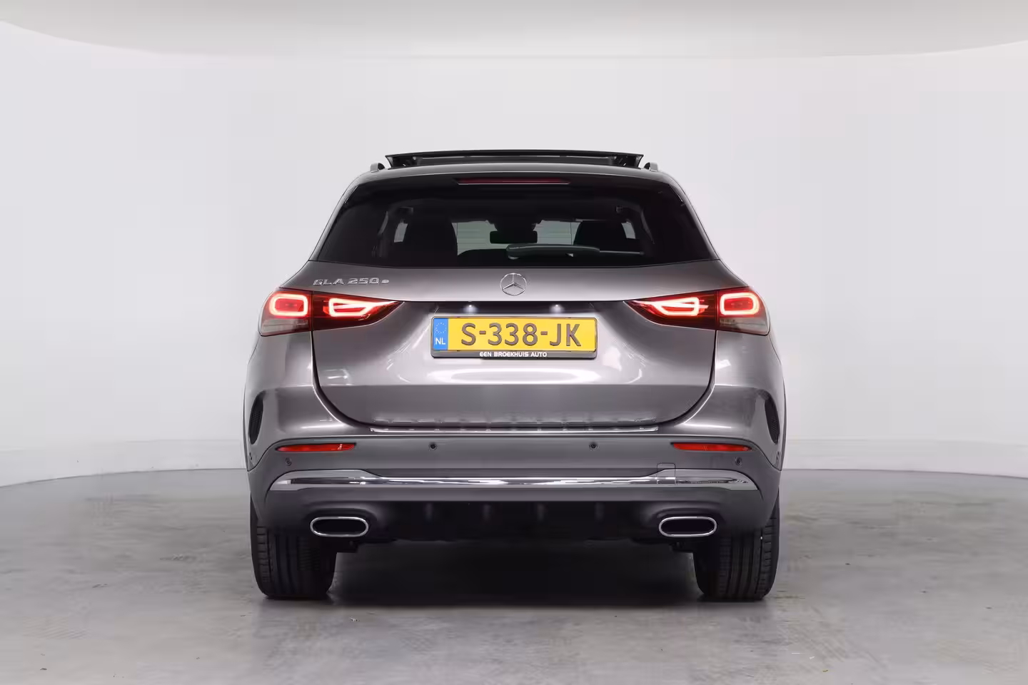 Mercedes-Benz GLA-Klasse 250 e AMG Line | Elektrisch Panoramadak | Memory | 360* Camera | Stoelverwarming | Navigat