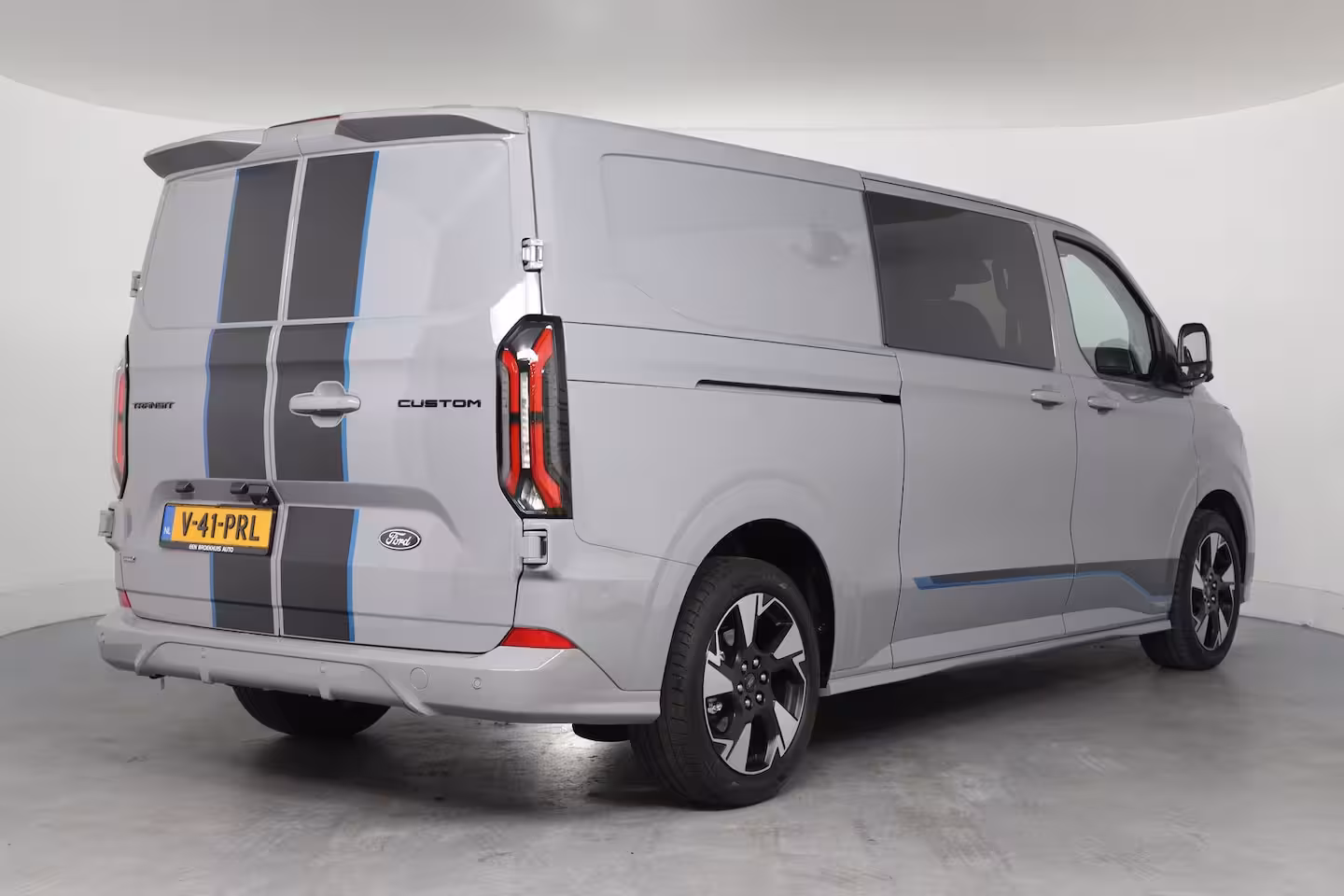 Ford Transit Custom 320 2.5 PHEV L2H1 Sport DC | Trekhaak | 360* Camera | Adaptieve Cruise Control | Stoel & S