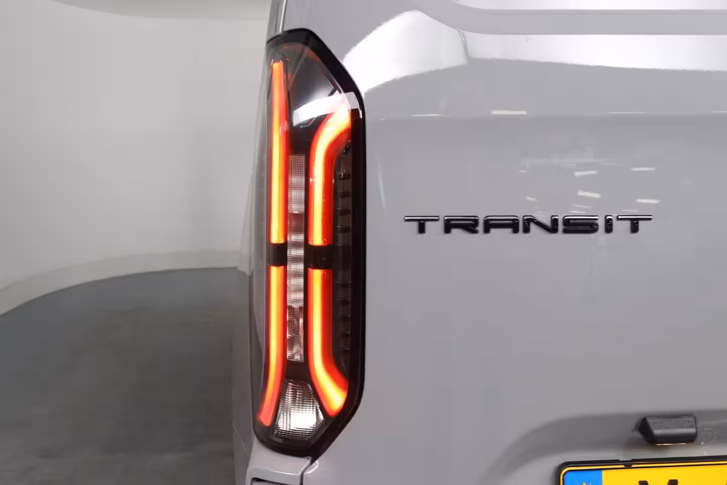 Ford Transit Custom 320 2.5 PHEV L2H1 Sport DC | Trekhaak | 360* Camera | Adaptieve Cruise Control | Stoel & S