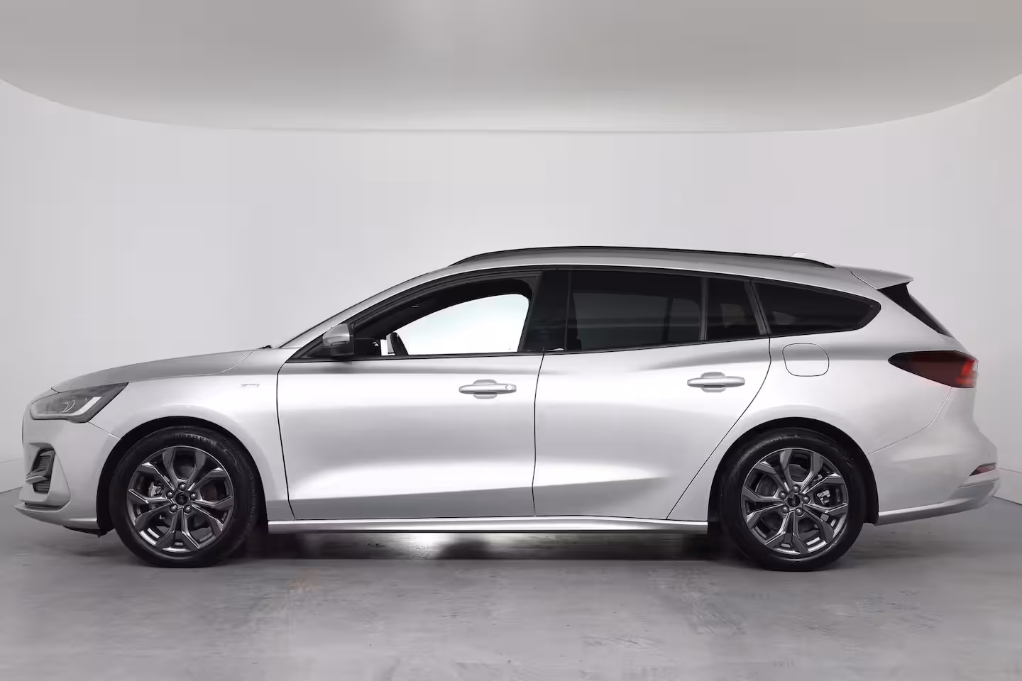 Ford Focus Wagon 1.0 EcoBoost Hybrid ST Line | 1e Eigenaar | Winterpack | LED | Clima | Navi | Cruise Contr